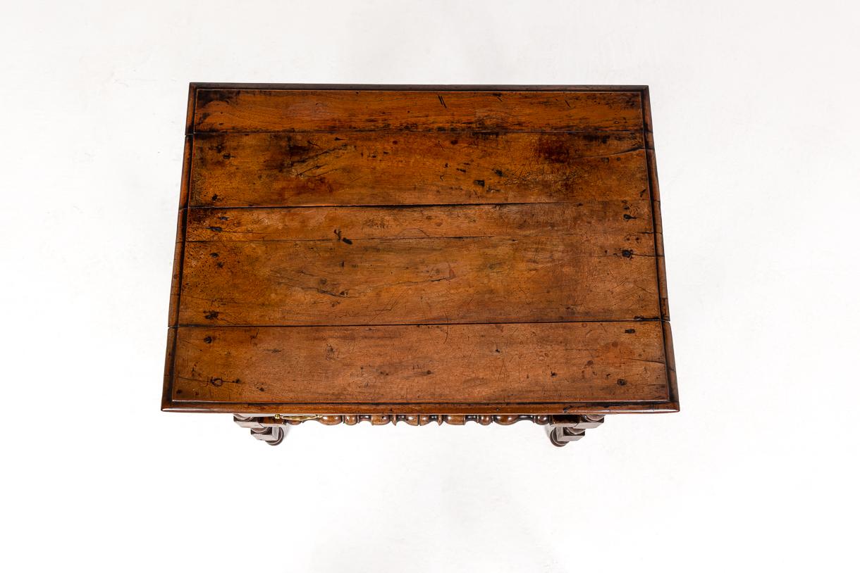17th Century Yew Wood Side Table For Sale 4