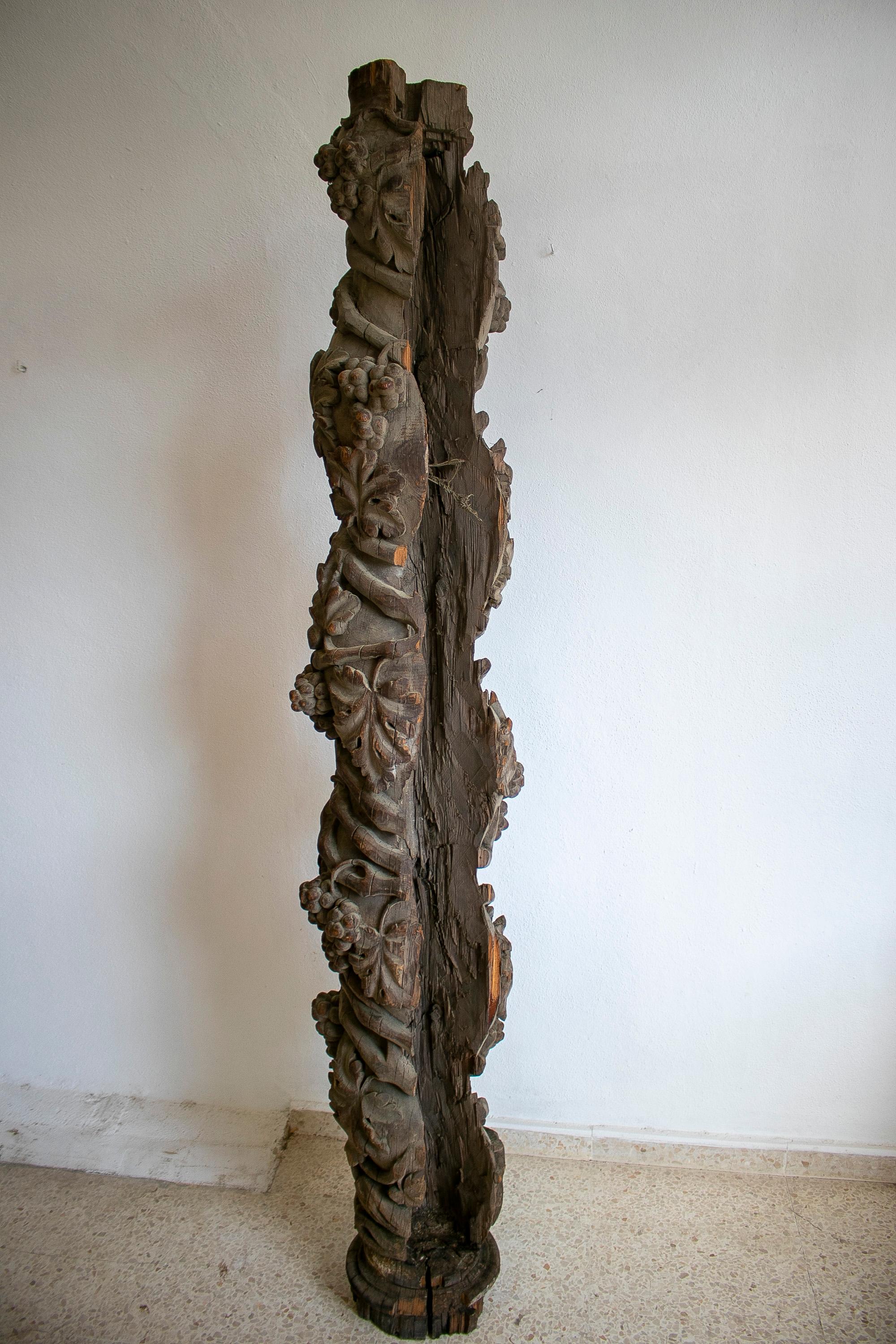 17th Century's Italian Hand Carved Wooden Column in the Solomonic Style 5