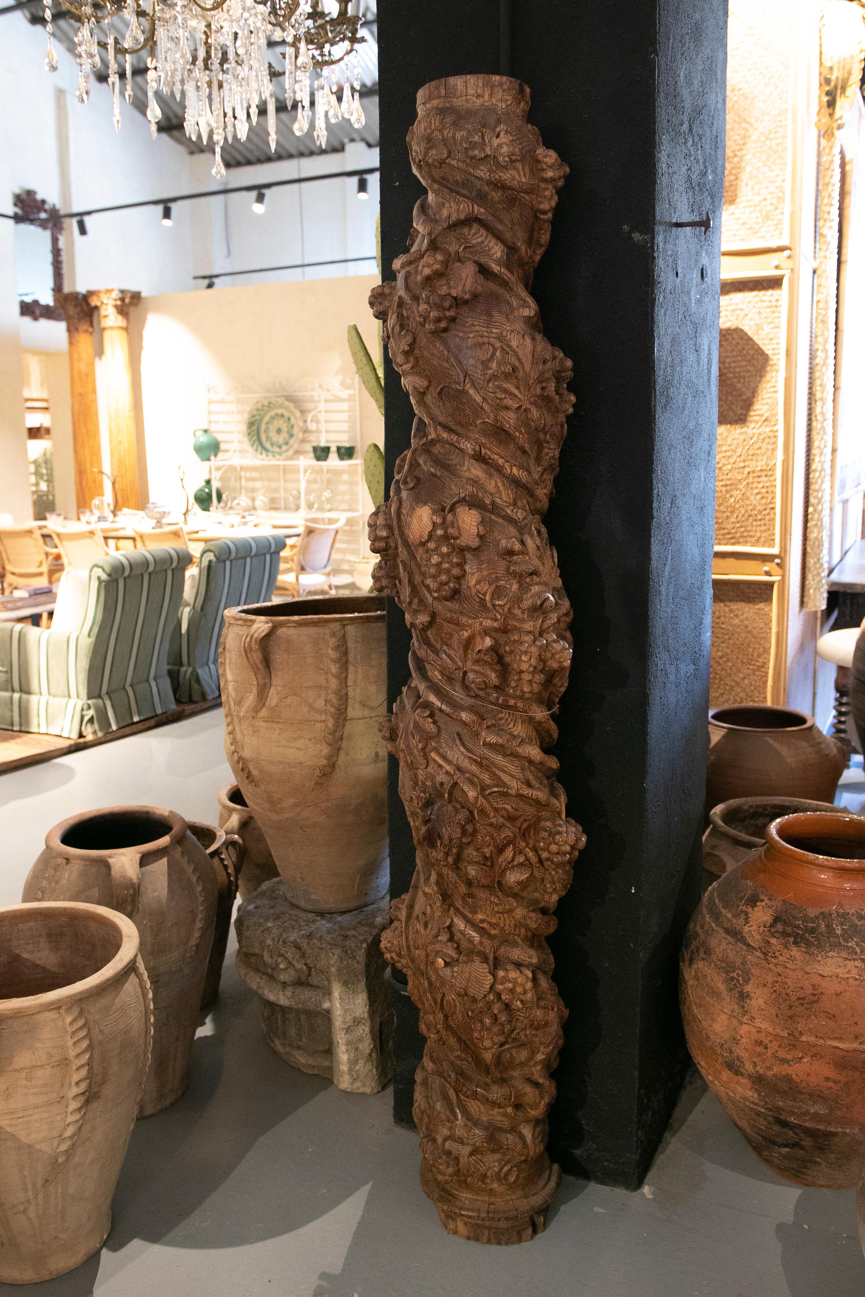  colonne italienne en bois sculptée à la main du 17ème siècle de style Solomonique en vente 10