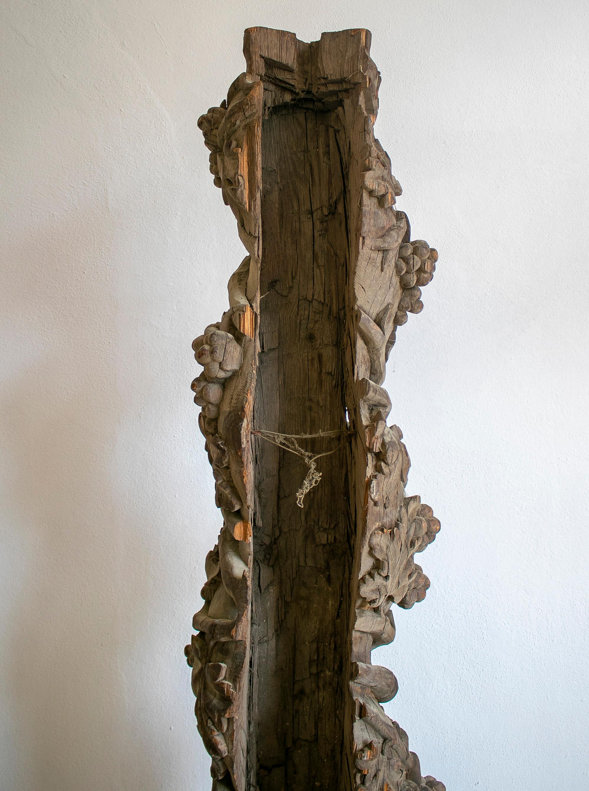 17th Century's Italian Hand Carved Wooden Column in the Solomonic Style 15