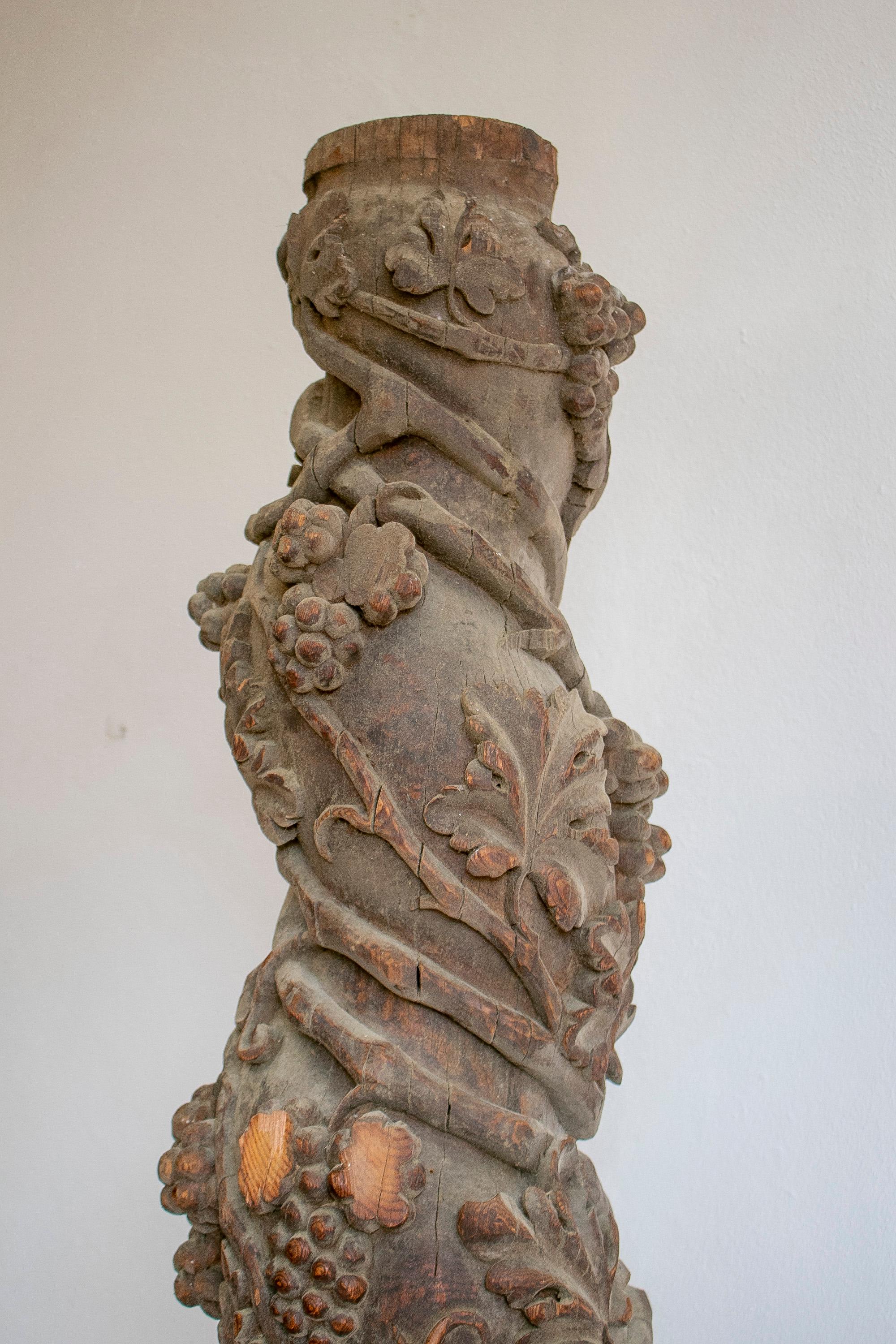 17th Century's Italian Hand Carved Wooden Column in the Solomonic Style 1