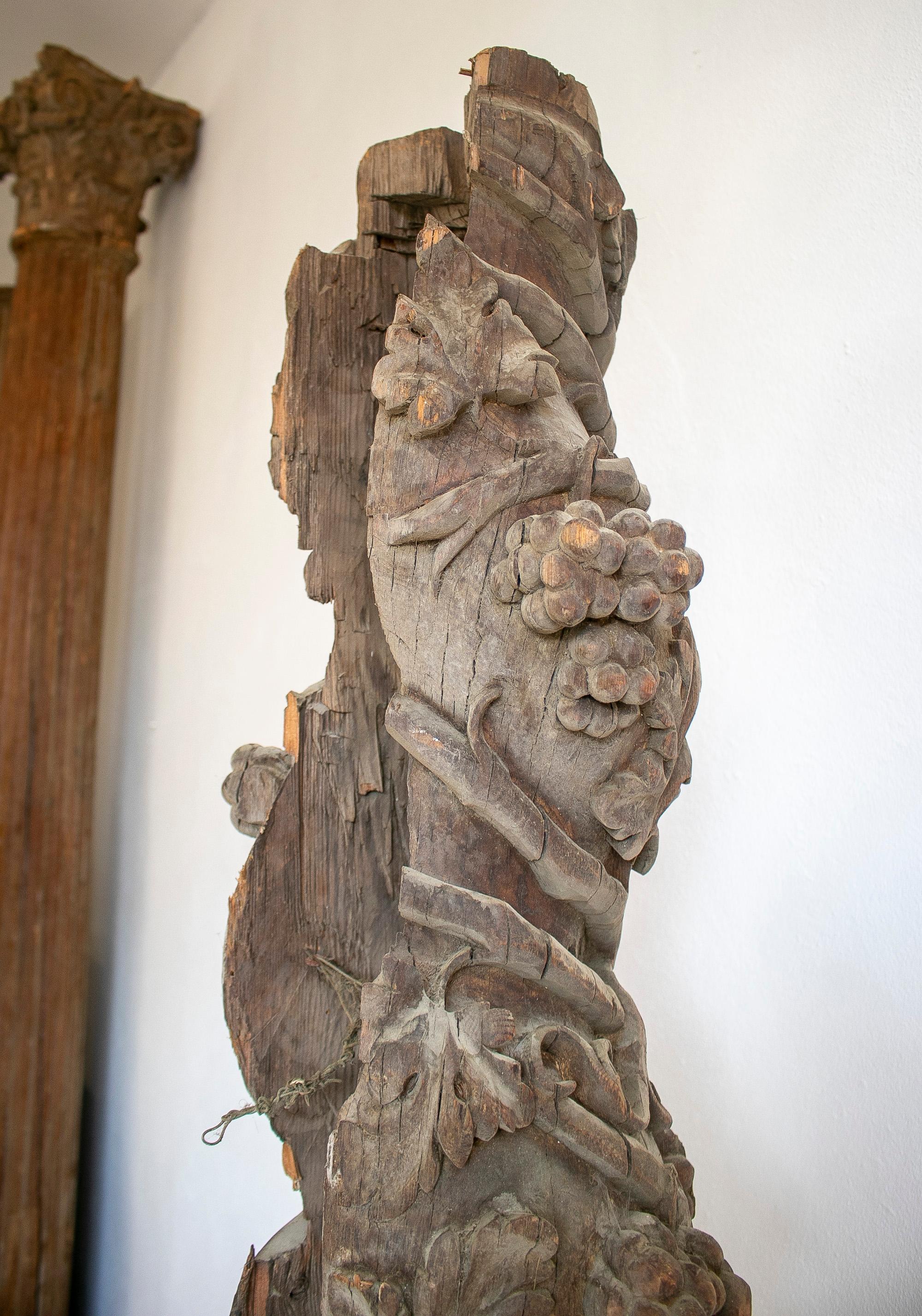 17th Century's Italian Hand Carved Wooden Column in the Solomonic Style 2