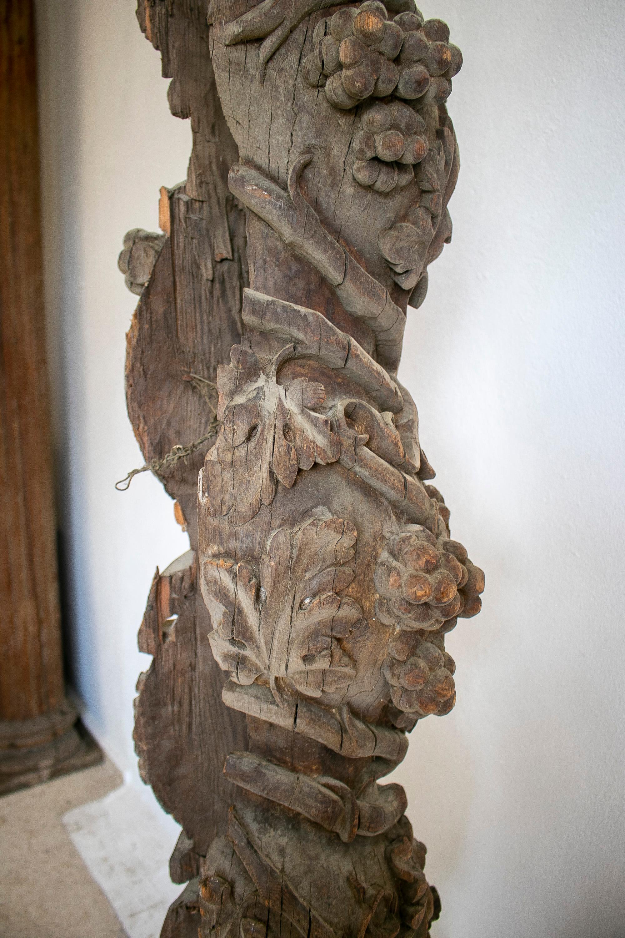 17th Century's Italian Hand Carved Wooden Column in the Solomonic Style 3