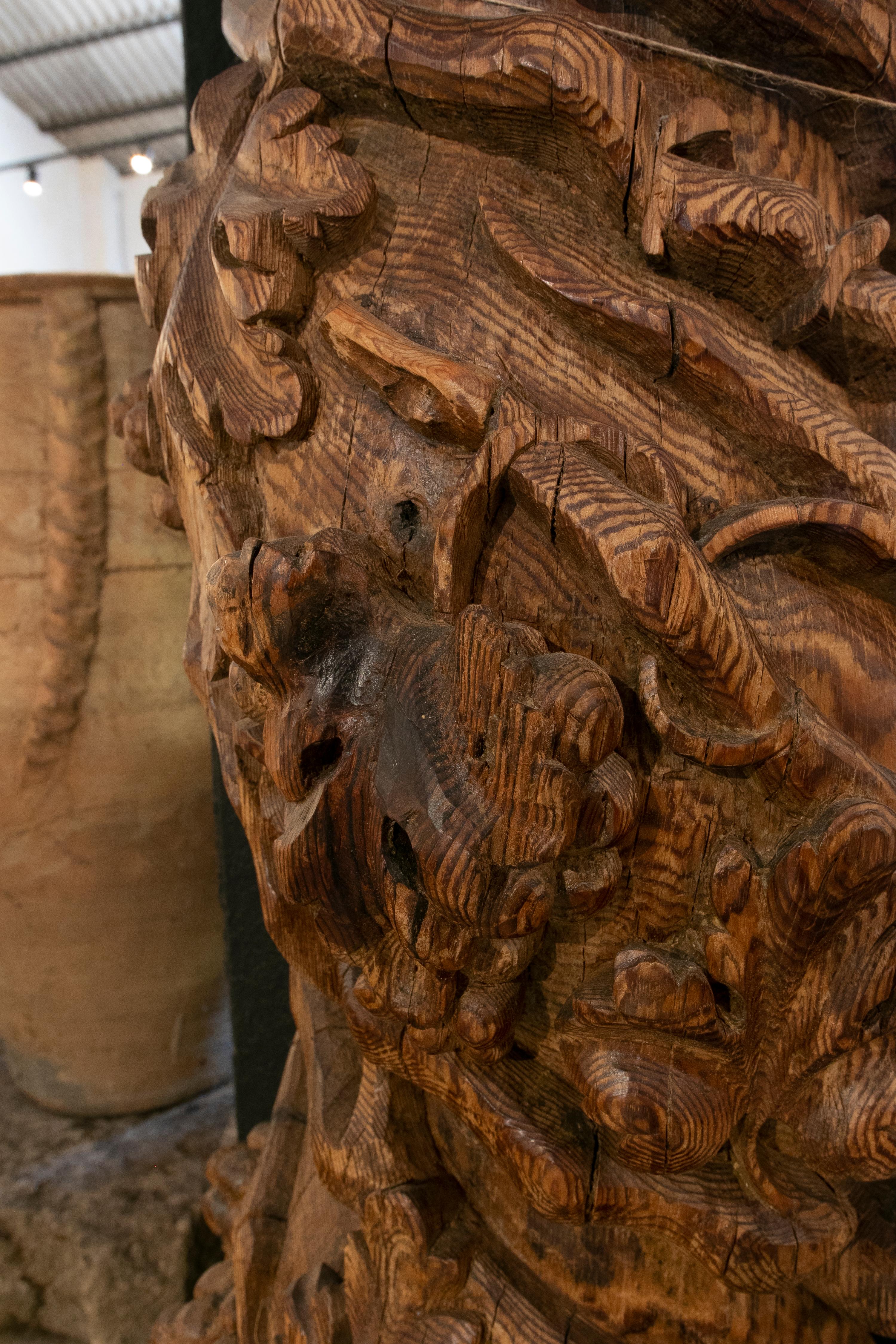  colonne italienne en bois sculptée à la main du 17ème siècle de style Solomonique en vente 2