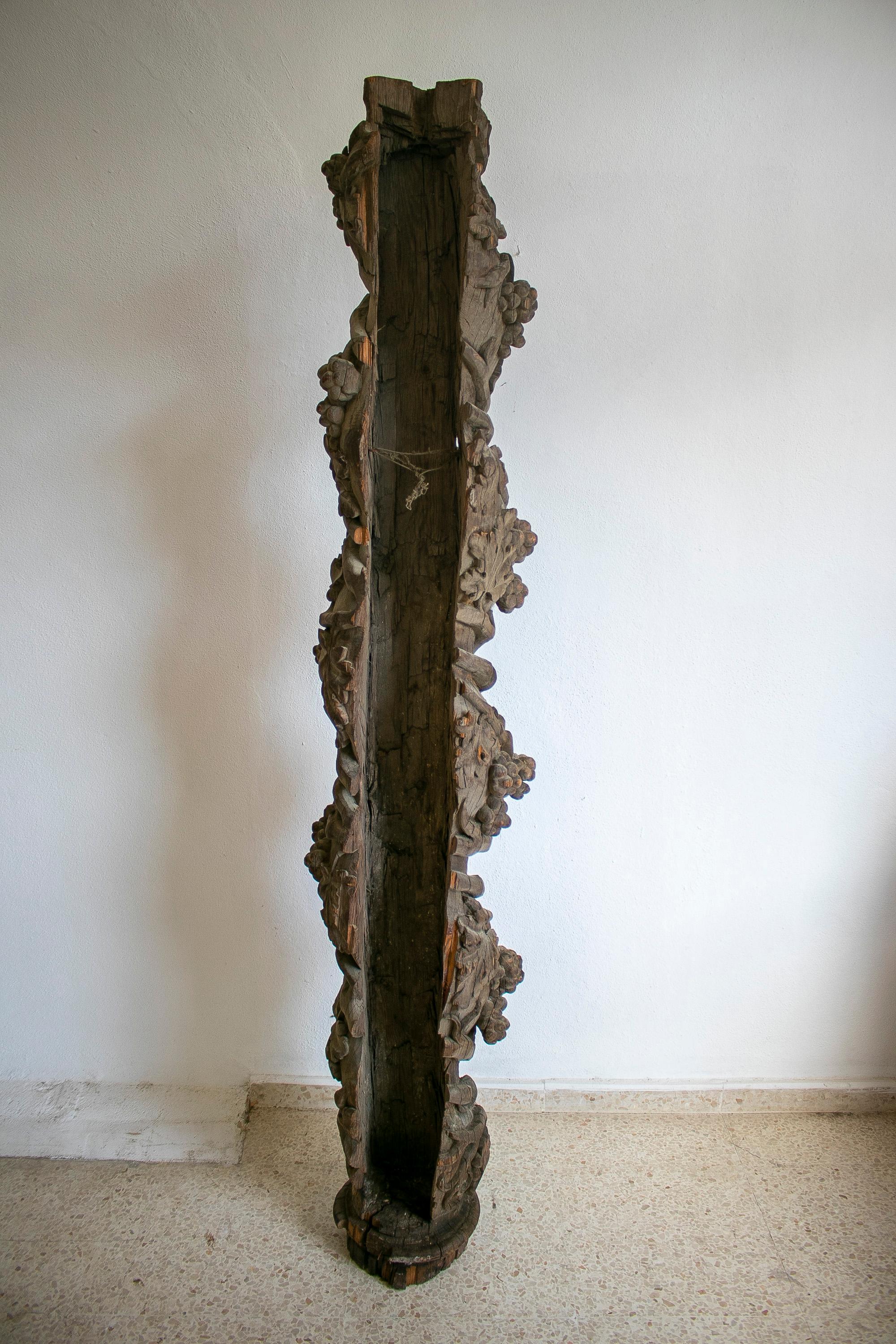 17th Century's Italian Hand Carved Wooden Column in the Solomonic Style 4