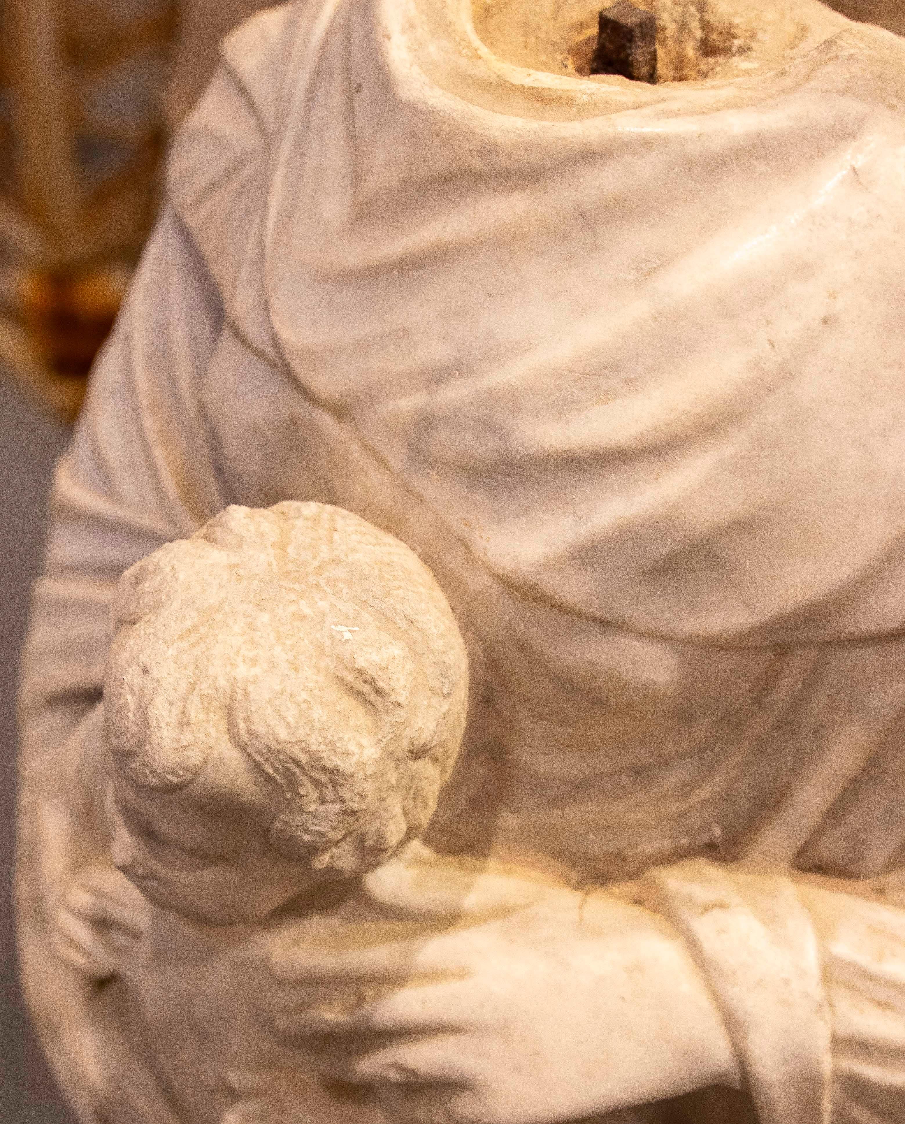 17th Hand Carved Marble Sculpture of Virgin with Child For Sale 10