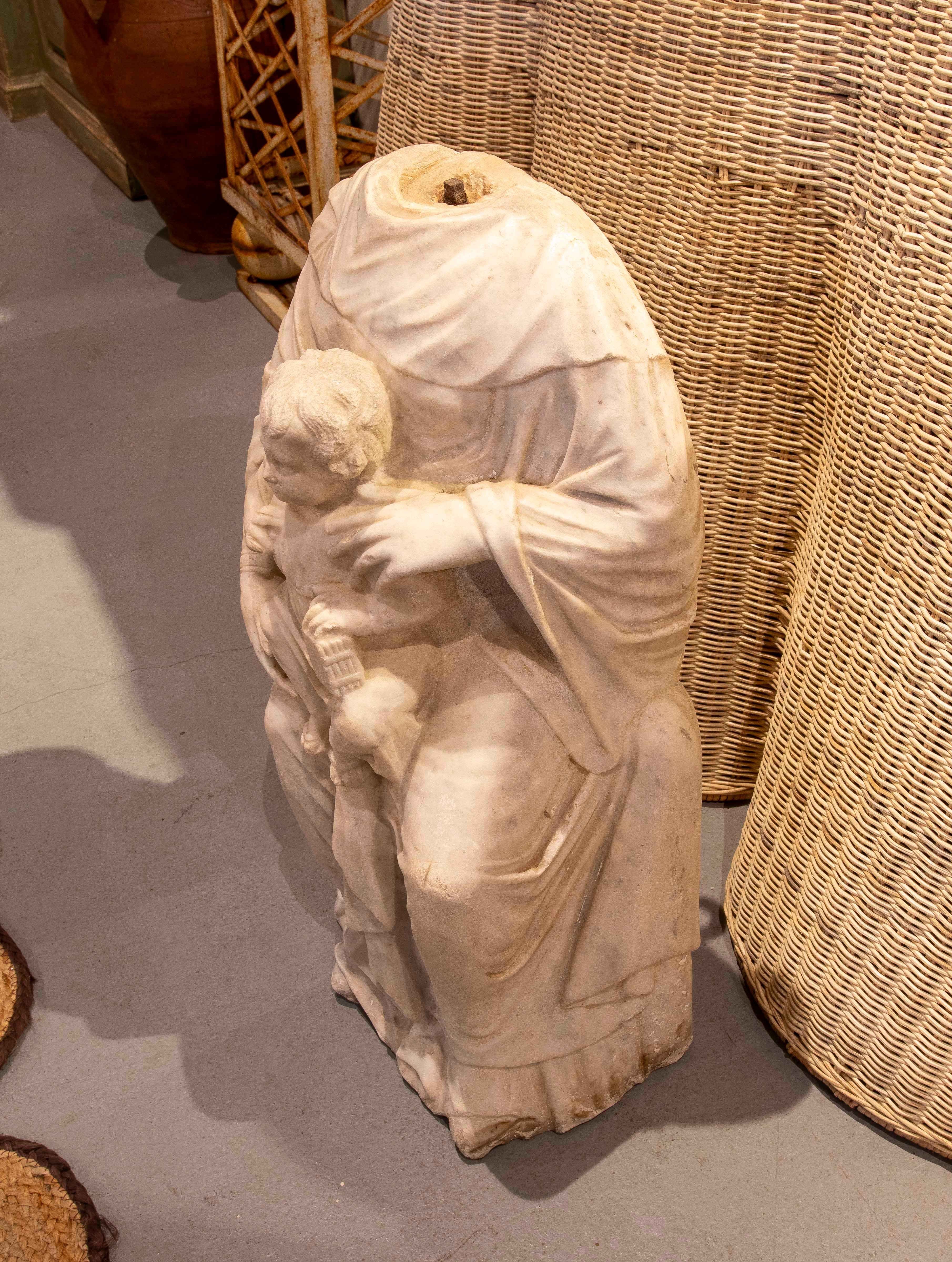 17th Hand Carved Marble Sculpture of Virgin with Child In Good Condition For Sale In Marbella, ES
