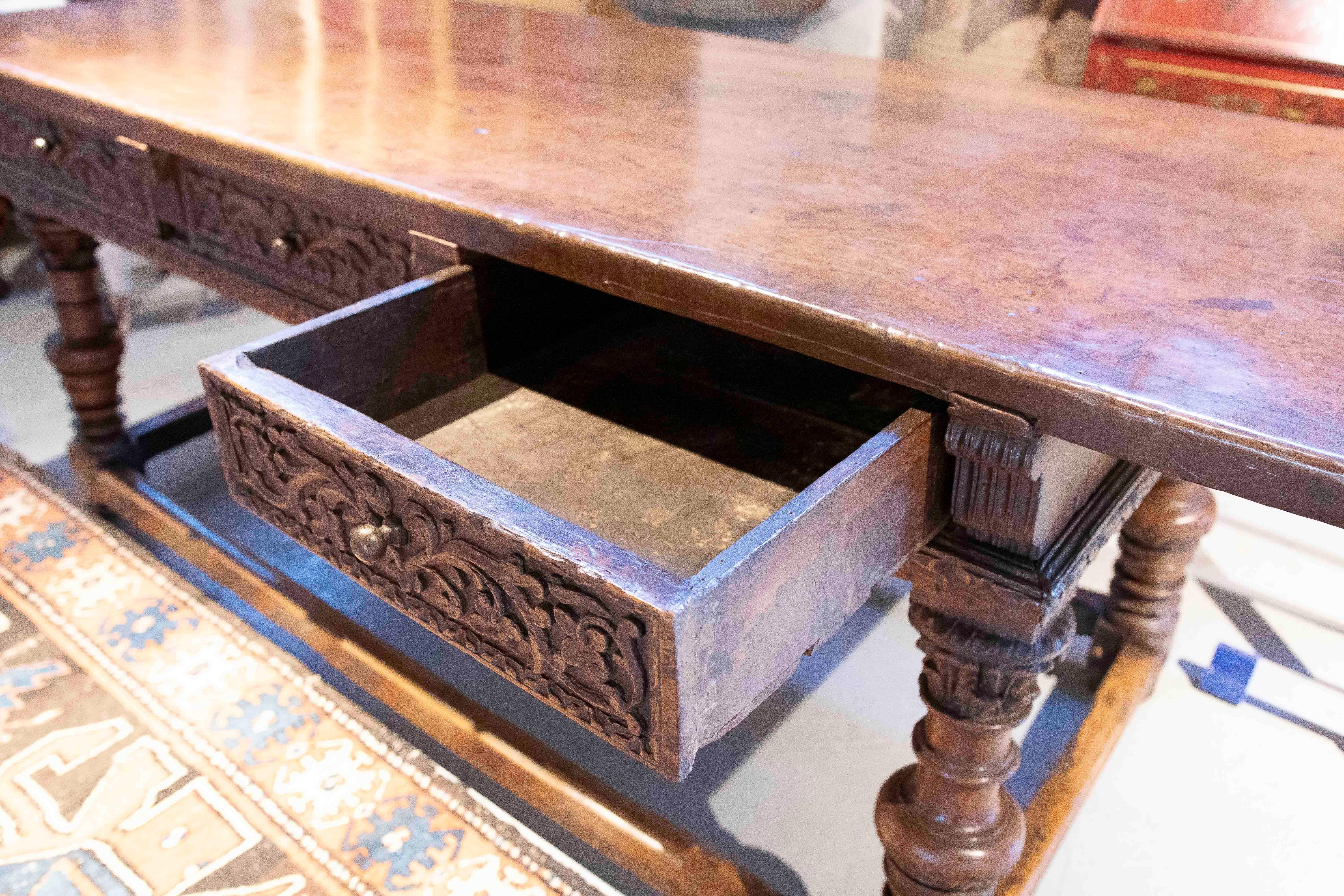 17th Hand-Carved Wooden Table from Burgos with Drawers For Sale 4
