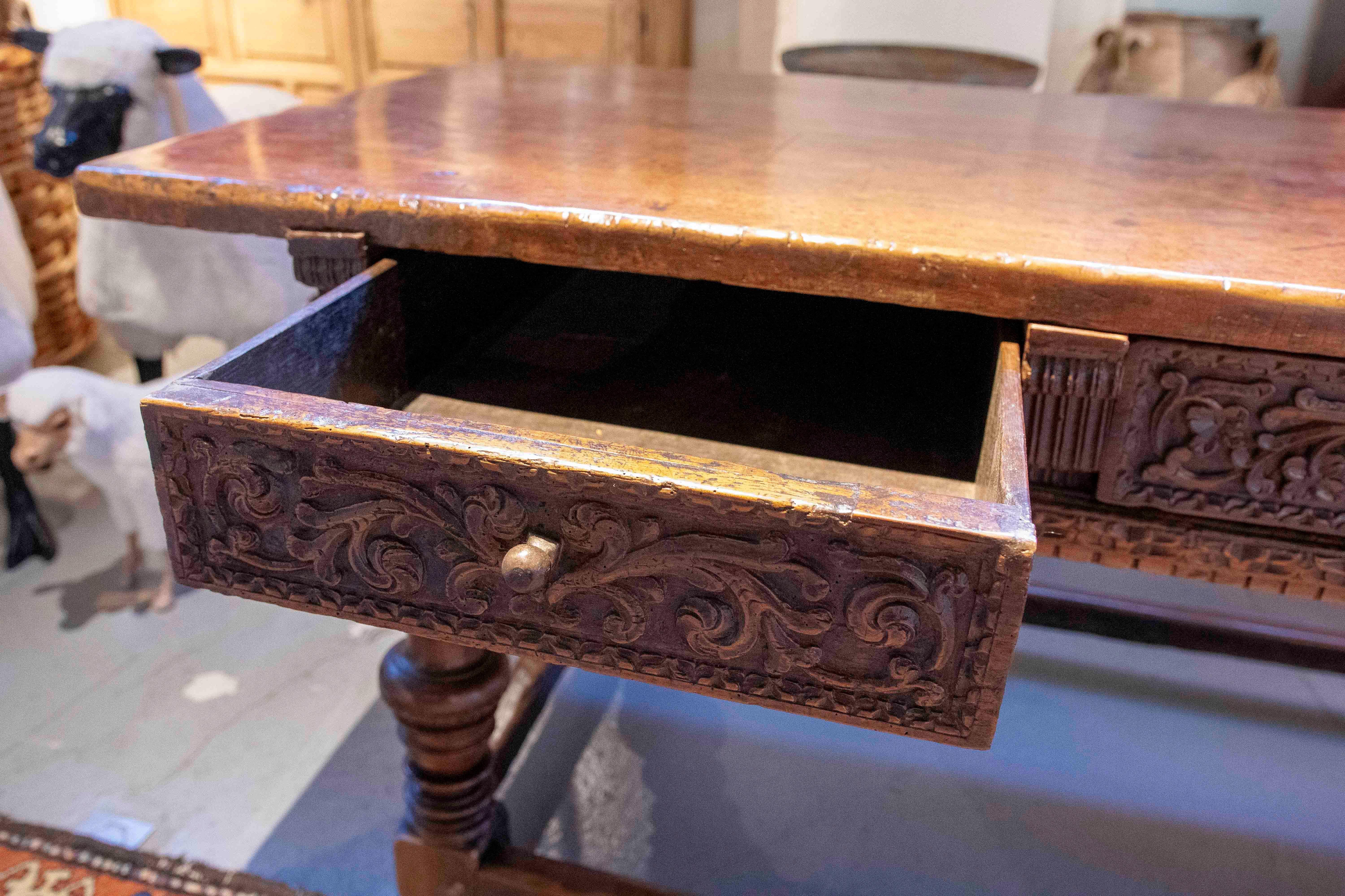 17th Hand-Carved Wooden Table from Burgos with Drawers For Sale 7
