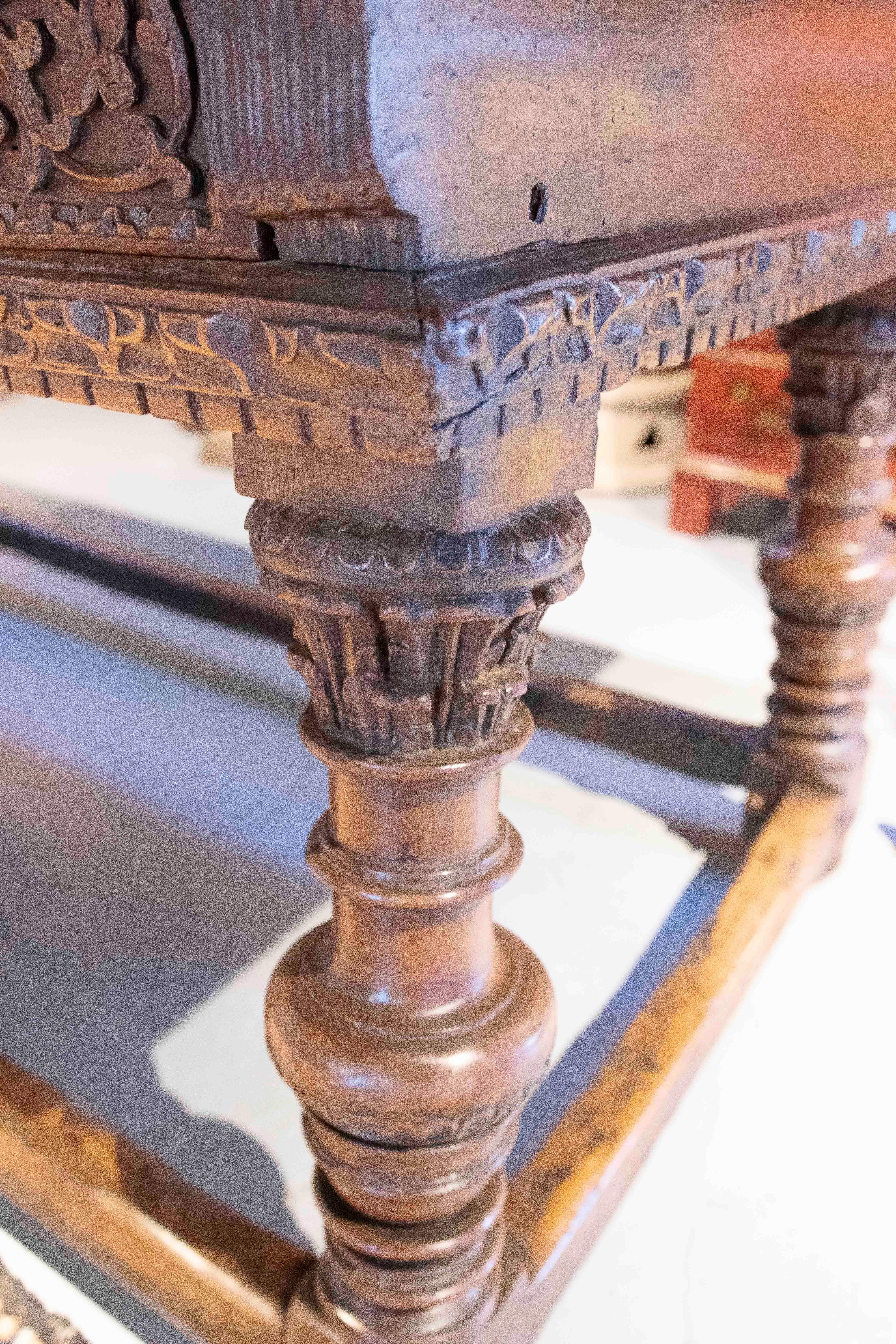 17th Hand-Carved Wooden Table from Burgos with Drawers For Sale 13
