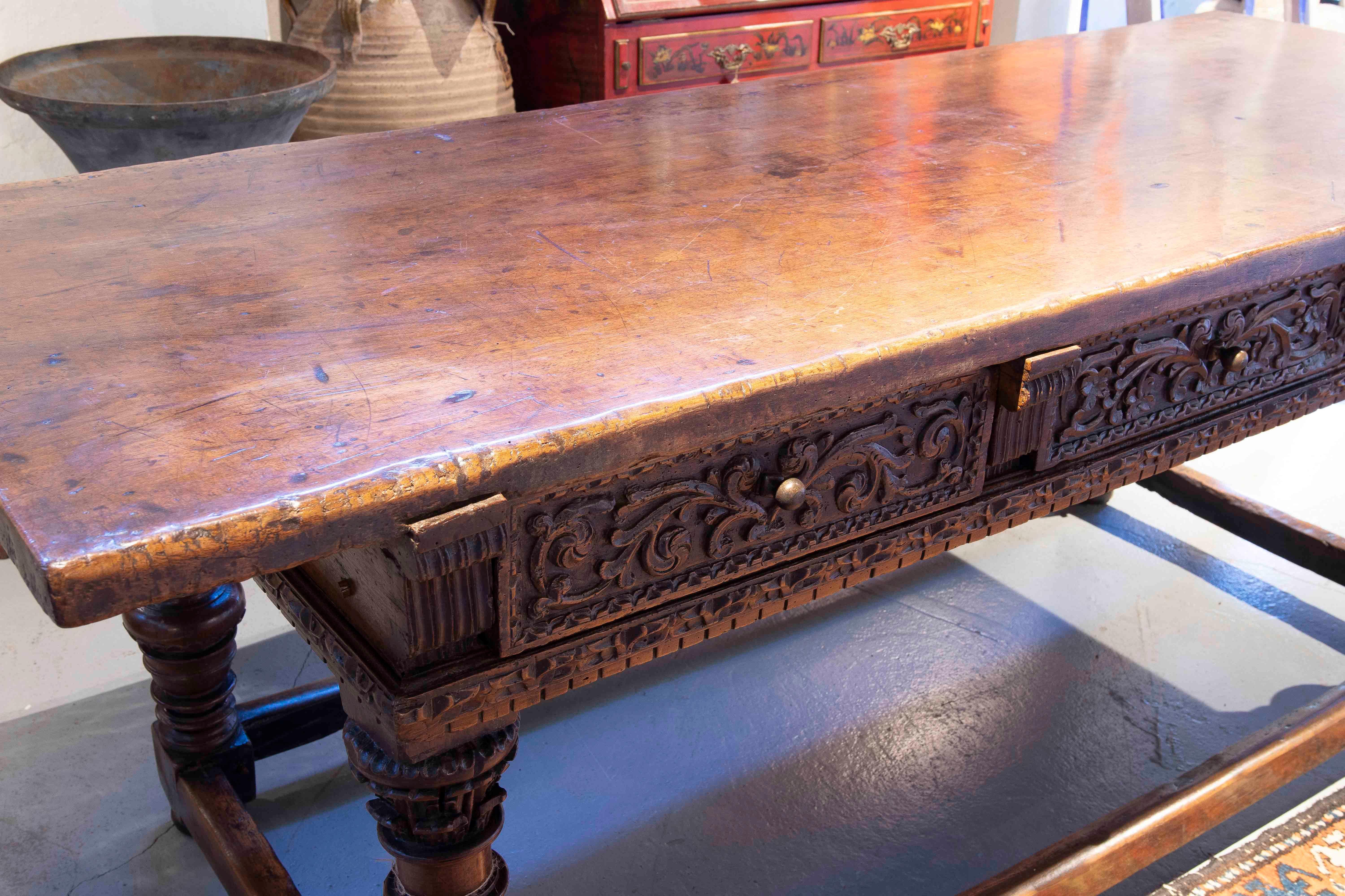17th Hand-Carved Wooden Table from Burgos with Drawers In Good Condition For Sale In Marbella, ES