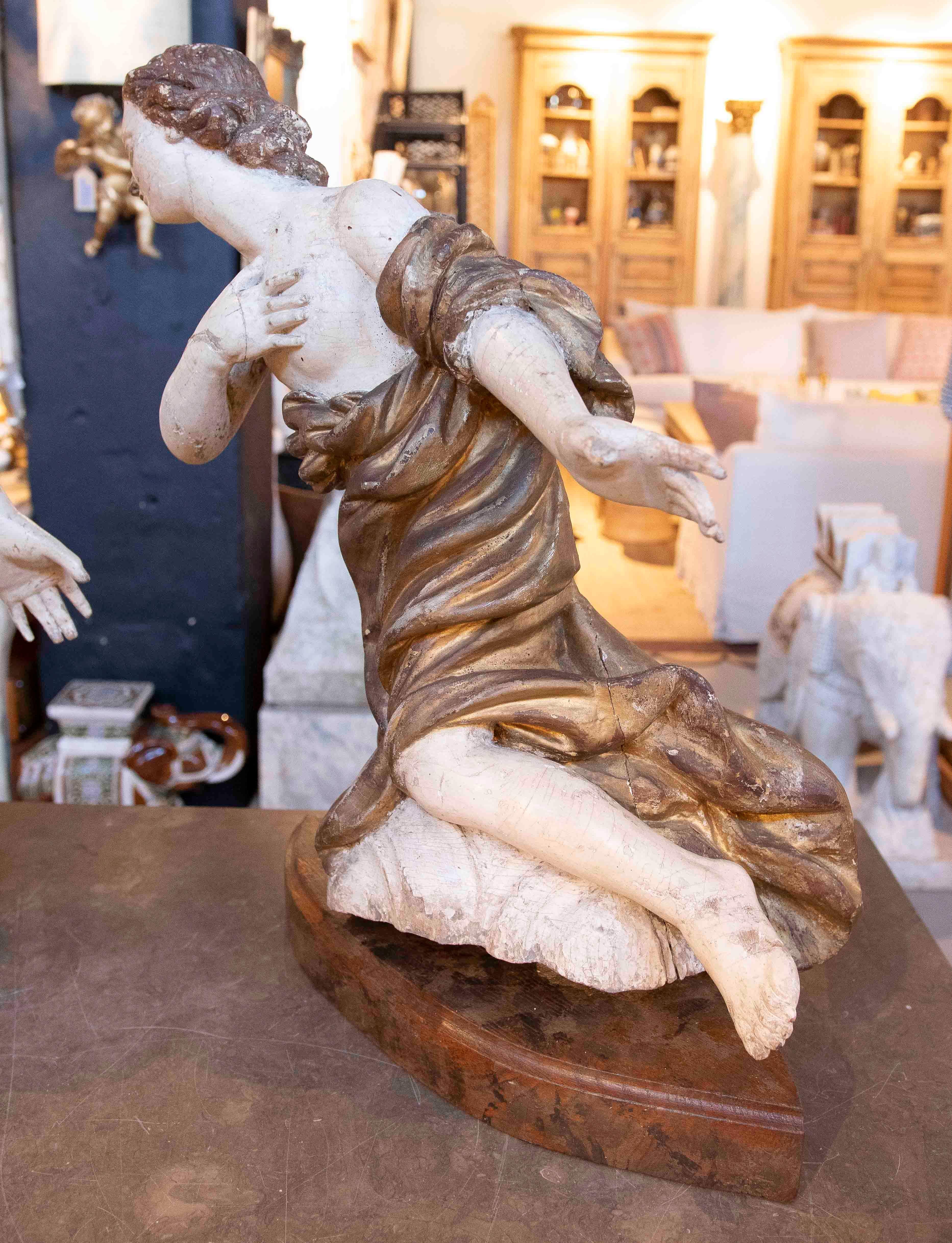 17e paire de sculptures antiques d'anges en Wood Wood polychrome Bon état - En vente à Marbella, ES