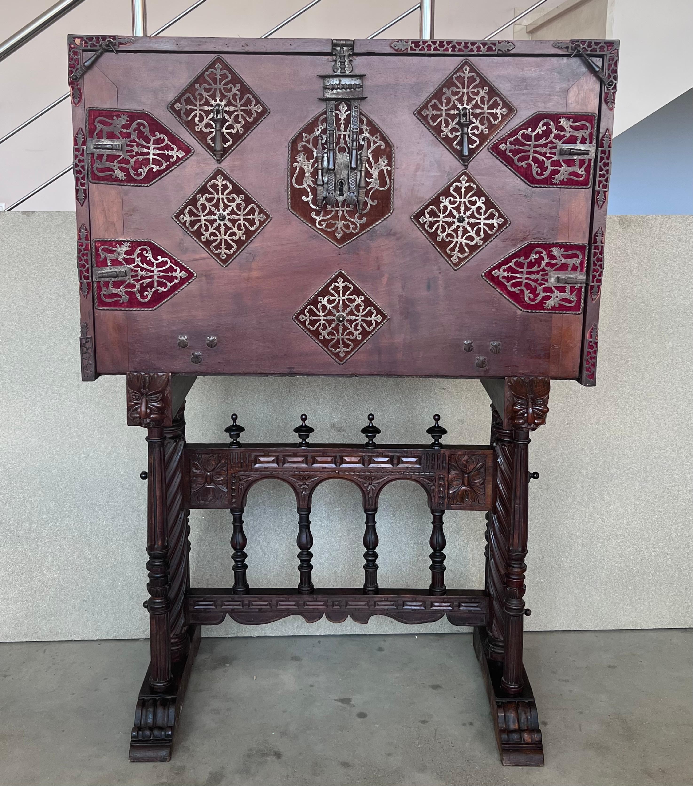 17th Spanish Walnut Cabinet on Stand, Desk, Original ‘Bargueño’ In Good Condition For Sale In Miami, FL