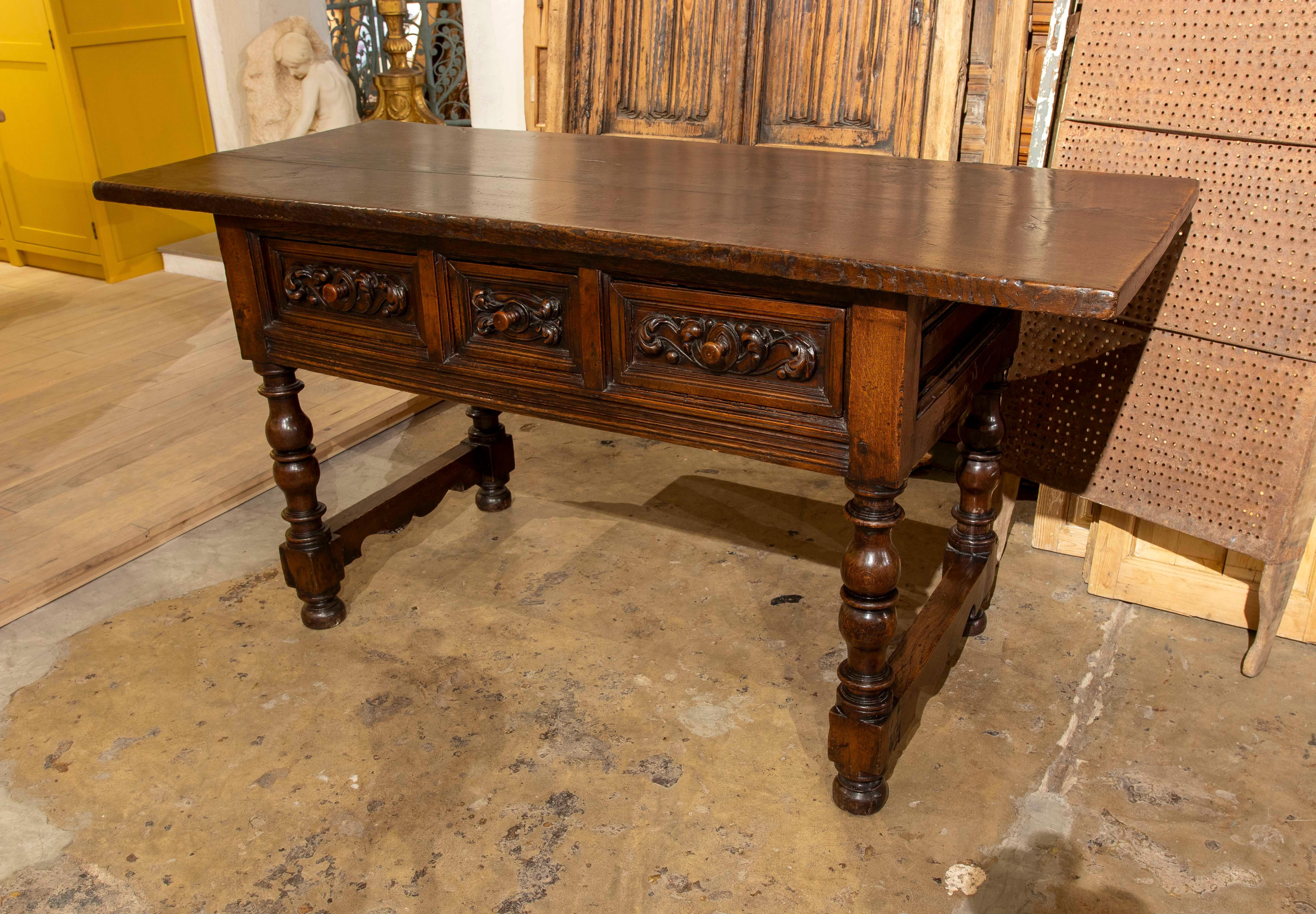 Hand-Carved 17th Spanish Walnut Table with Hand Carved Drawers & Turned Legs