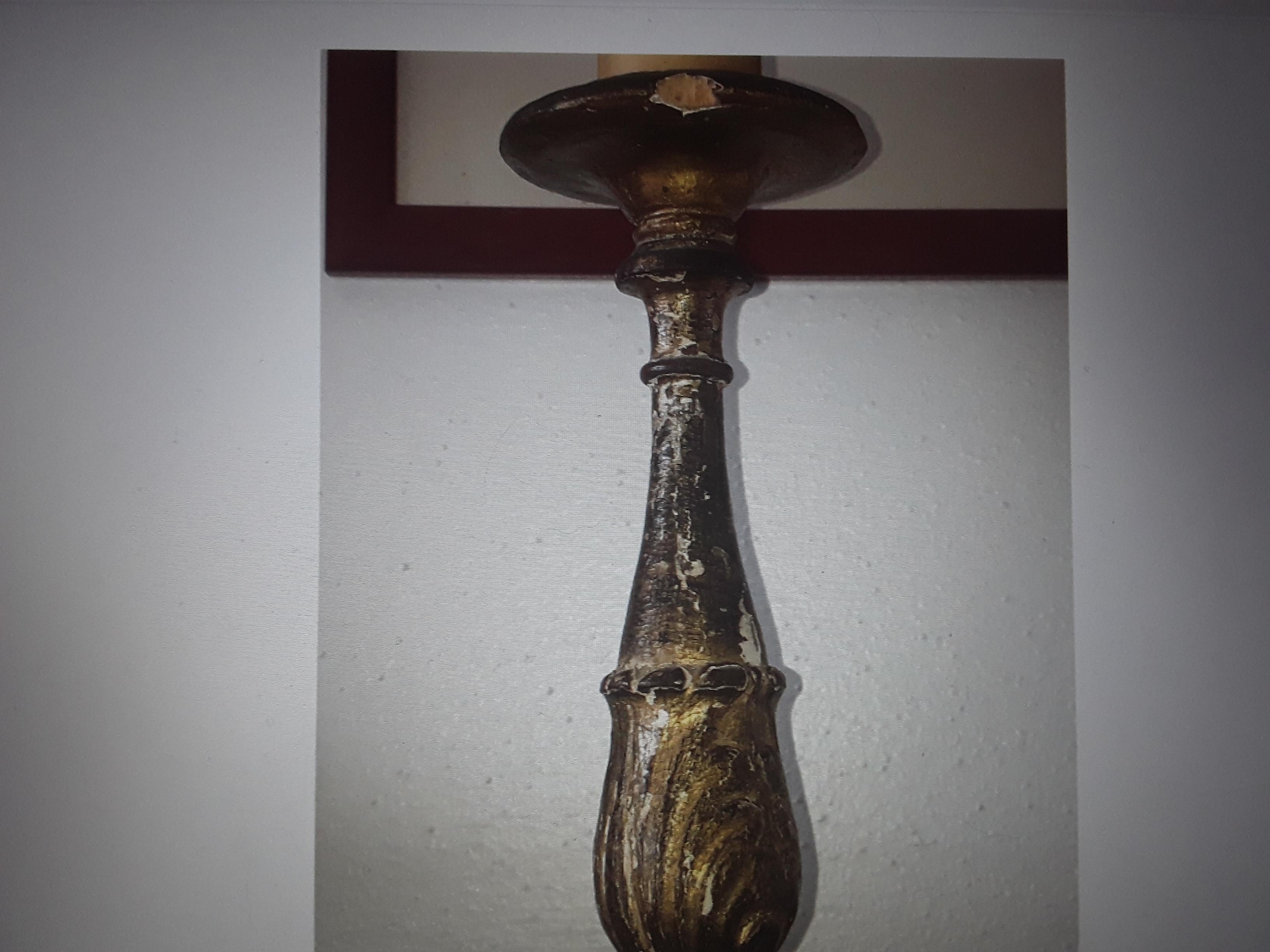 17. Jahrhundert Antike Französisch Louis XVI geschnitzt Holz Kerzenhalter / Jetzt eine Lampe Vergoldete Spuren im Angebot 5