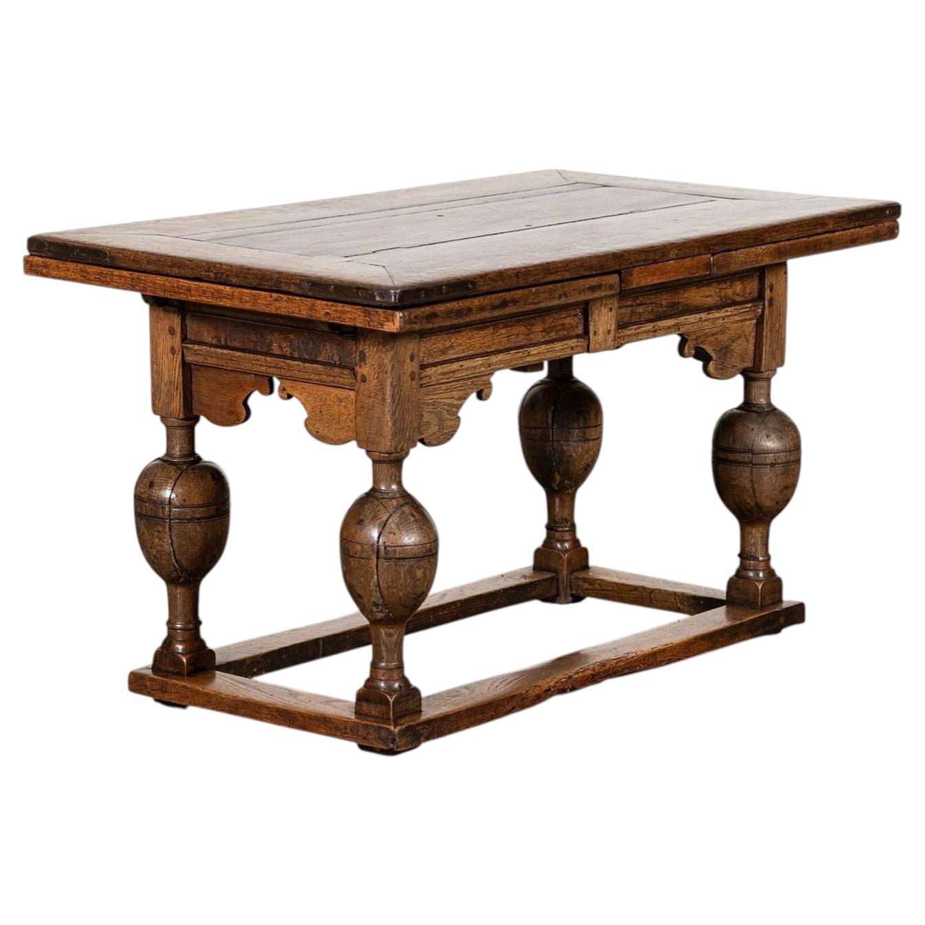 What era are drop leaf tables from?