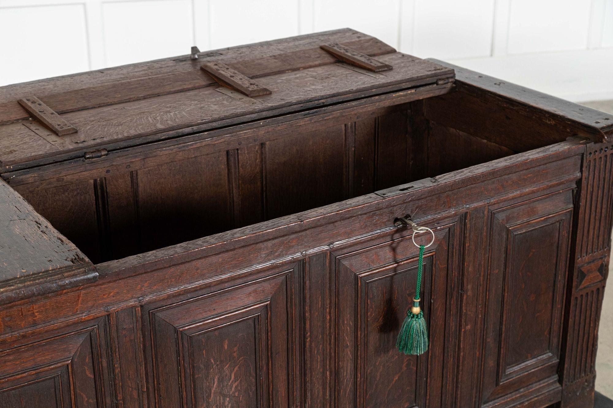 Artesonado inglés de roble del siglo XVII en venta 9