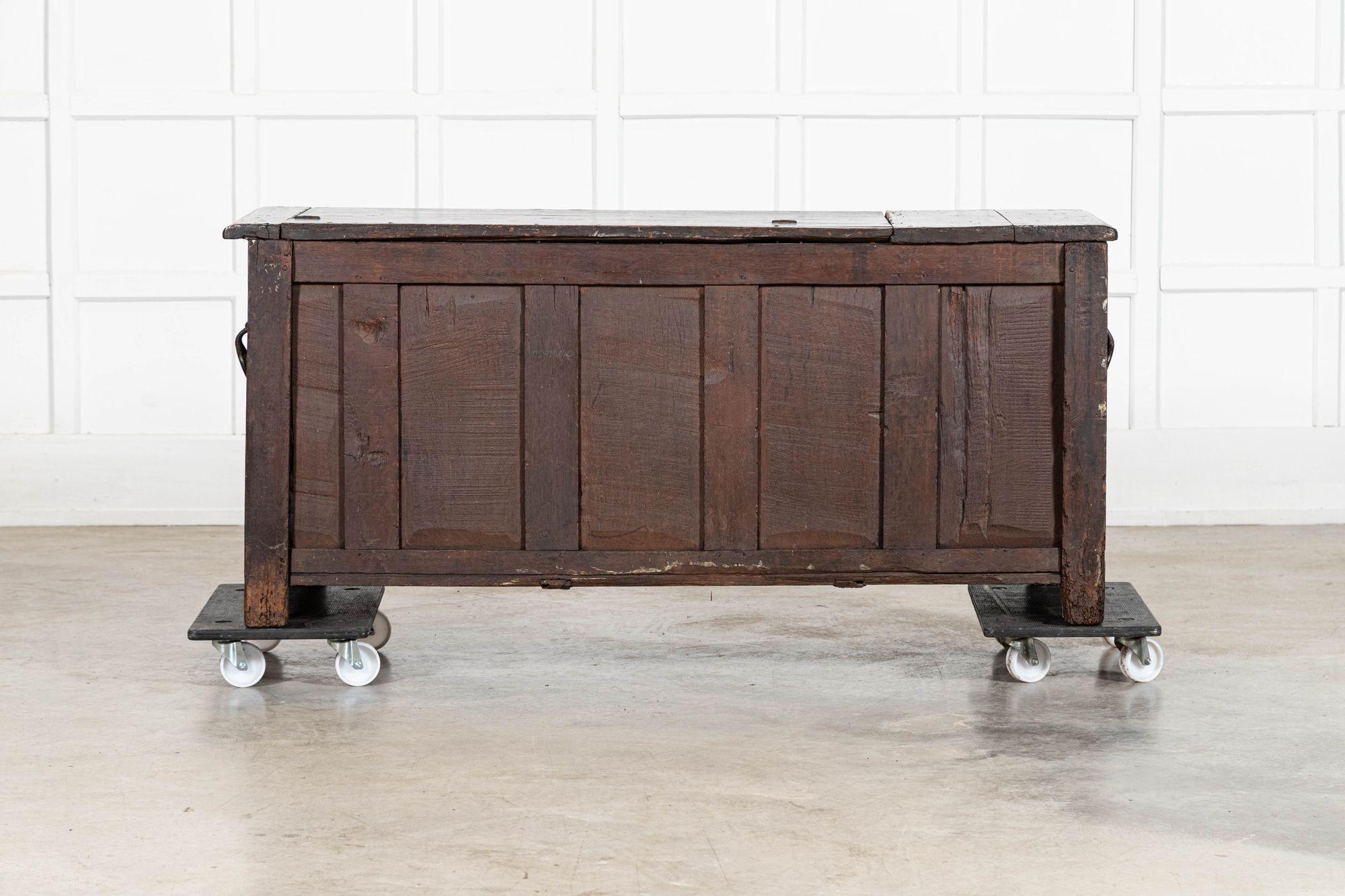 Artesonado inglés de roble del siglo XVII en venta 13