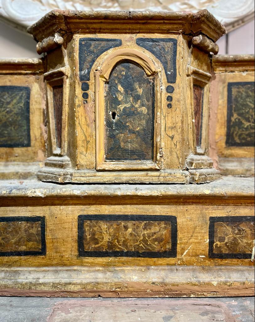 Baroque 17thC faux marble altar For Sale