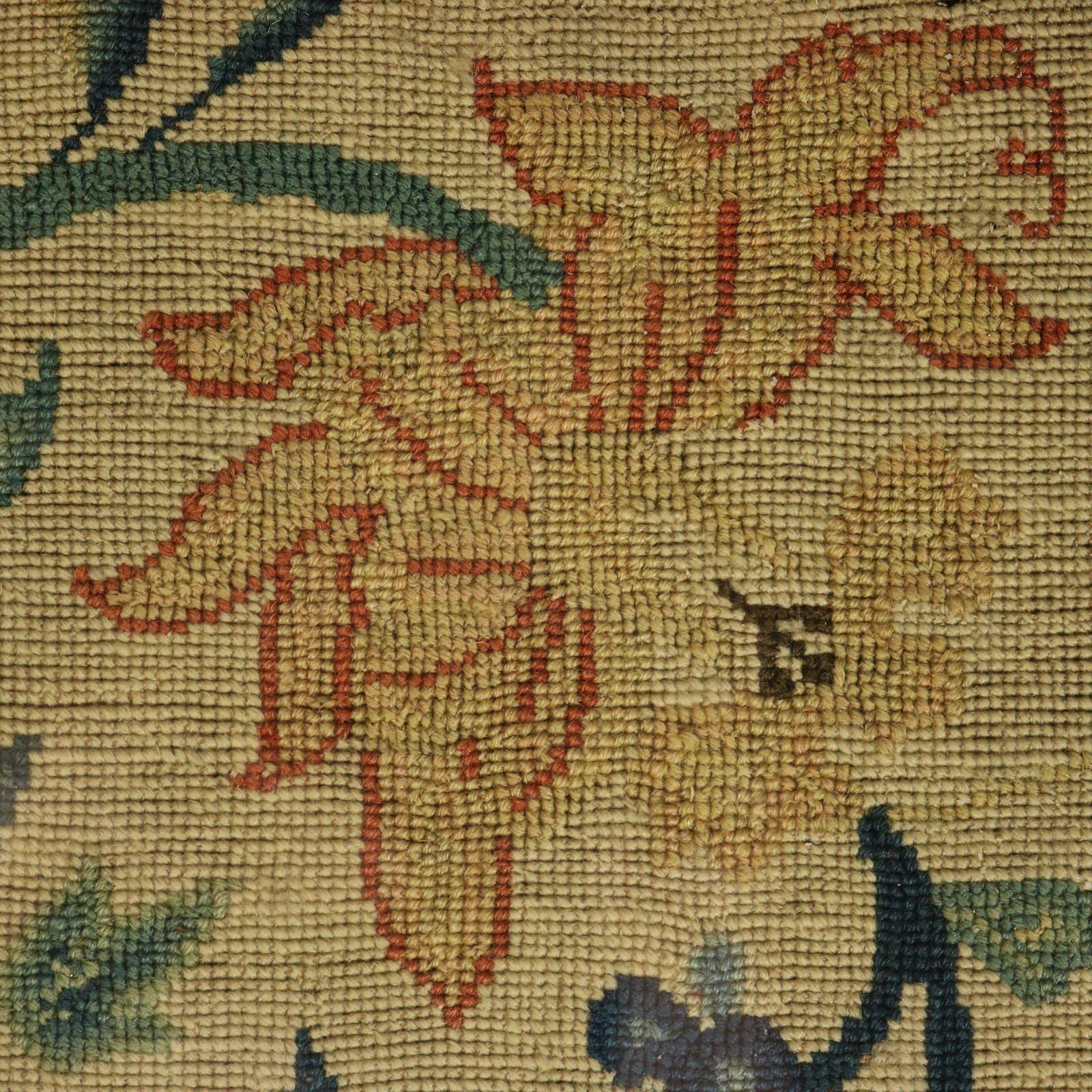 Gros Point-Stickerei aus dem 17. Jahrhundert - Blumenvase mit Vogel im Angebot 5