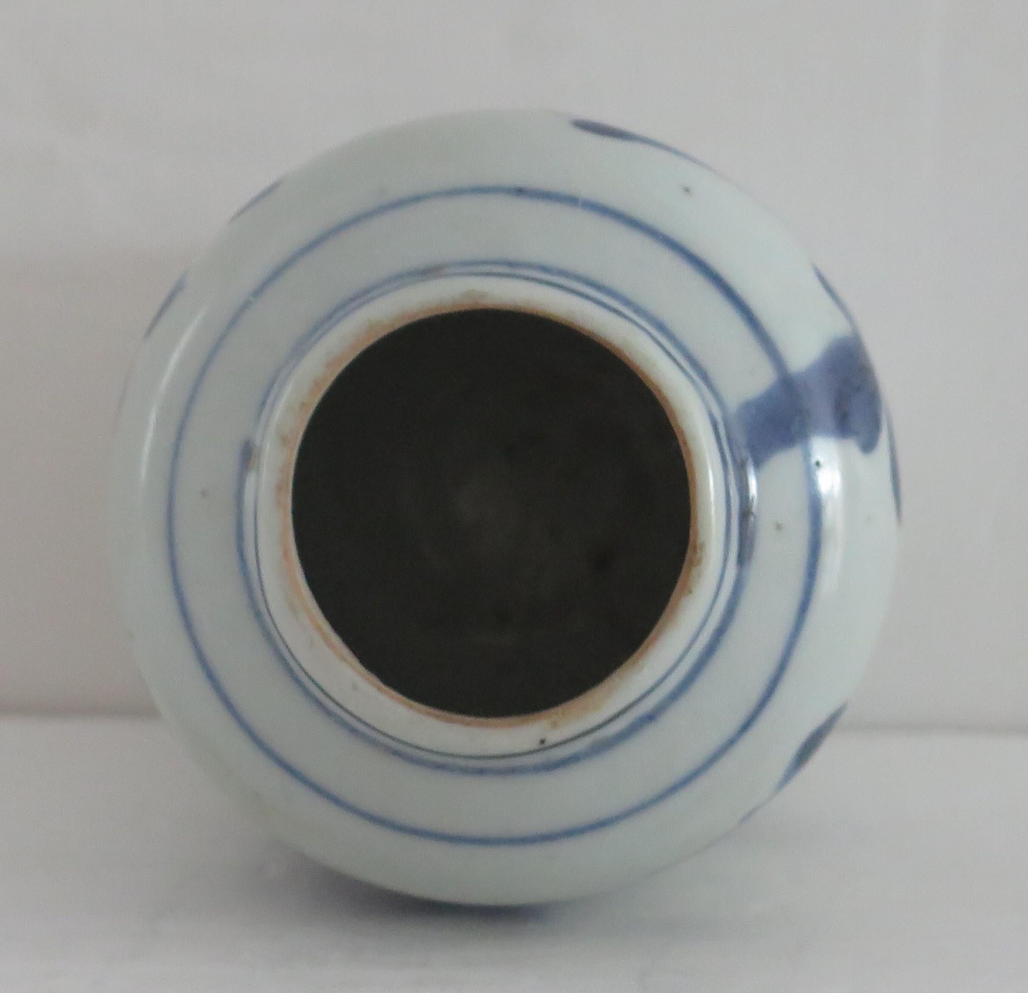 18th Century and Earlier 17thC Ming Chinese Jar porcelain Hand Painted Blue & White with hardwood Stand