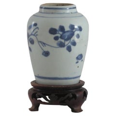 17thC Ming Chinese Jar porcelain Hand Painted Blue & White with hardwood Stand
