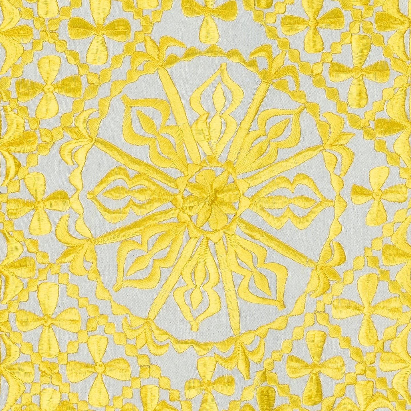 Nouvelle housse de coussin 100% coton brodée à la main - Art textile ouzbek authentique

Apportez une touche d'héritage d'Asie centrale à votre intérieur avec cette taie d'oreiller Suzani d'Ouzbékistan, brodée à la main et composée à 100 % de coton.