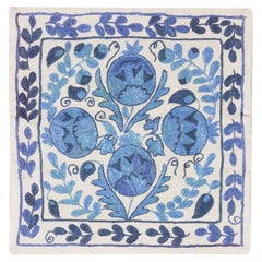 17 "x18" Housse de coussin en soie brodée crème et bleu, coussin Ouzbek Suzani