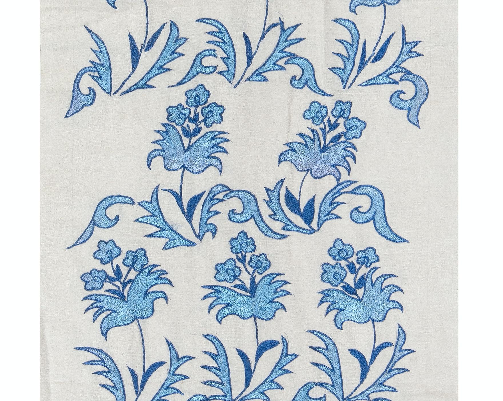 Brodé 1.7x6.3 Ft Floral Suzani Table Runner, Embroidered Wall Hanging, Blue Tapestry en vente