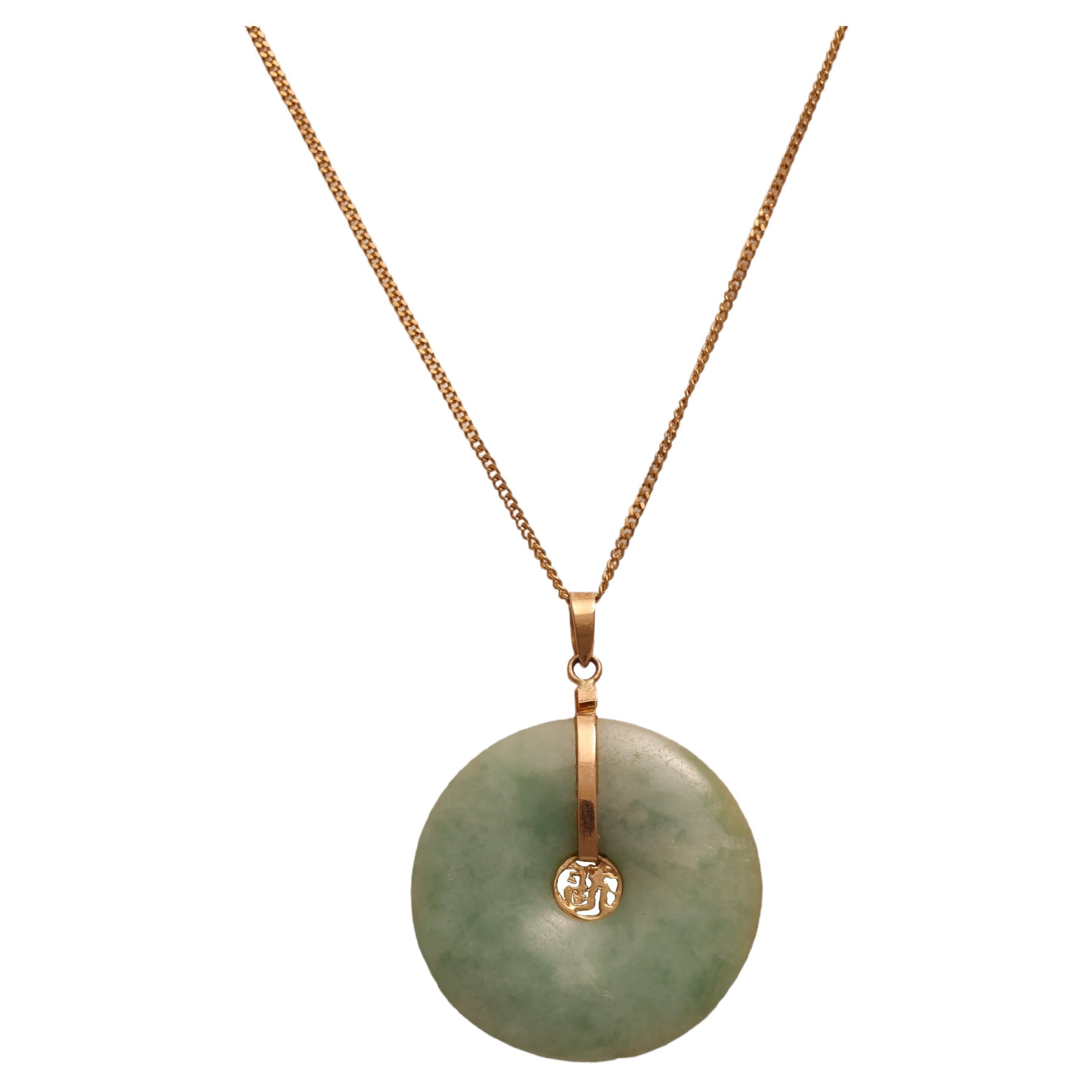 18/14 Kt Gold Jade Pendant / Hanger / Necklace