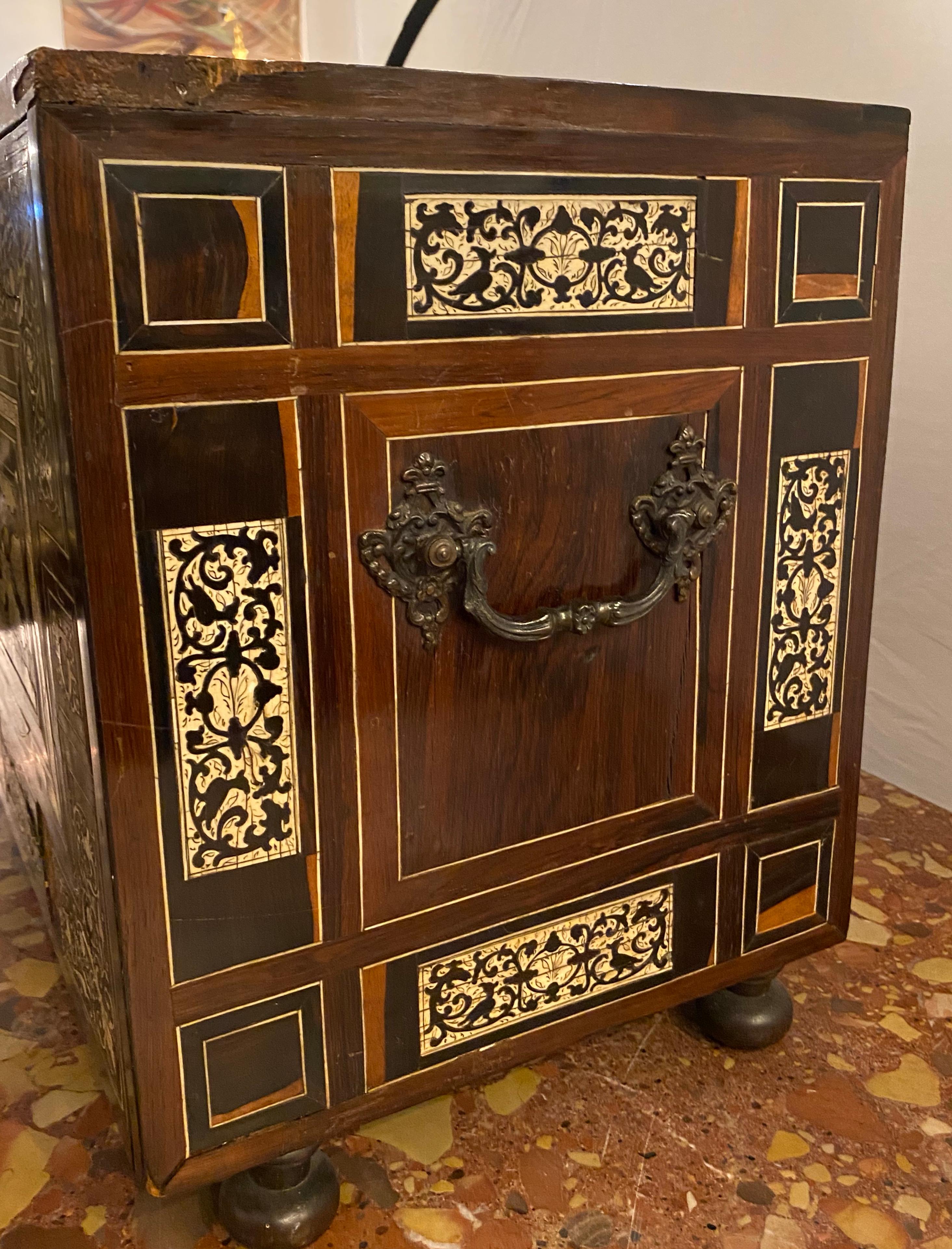 18th-19th Century Rosewood and Ebony Italian Table Cabinet, Box or Mini Trunk 5