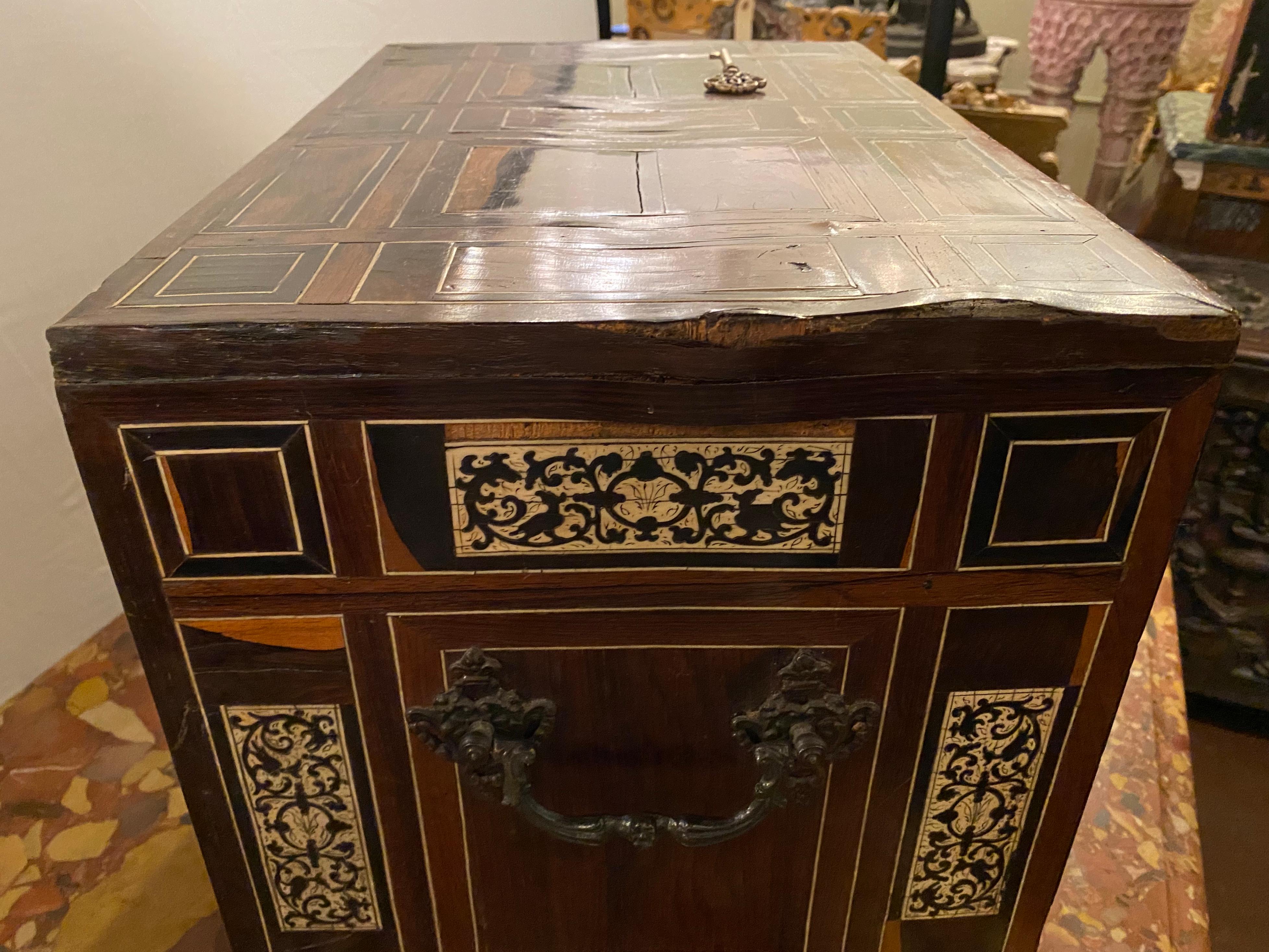 18th-19th Century Rosewood and Ebony Italian Table Cabinet, Box or Mini Trunk 6