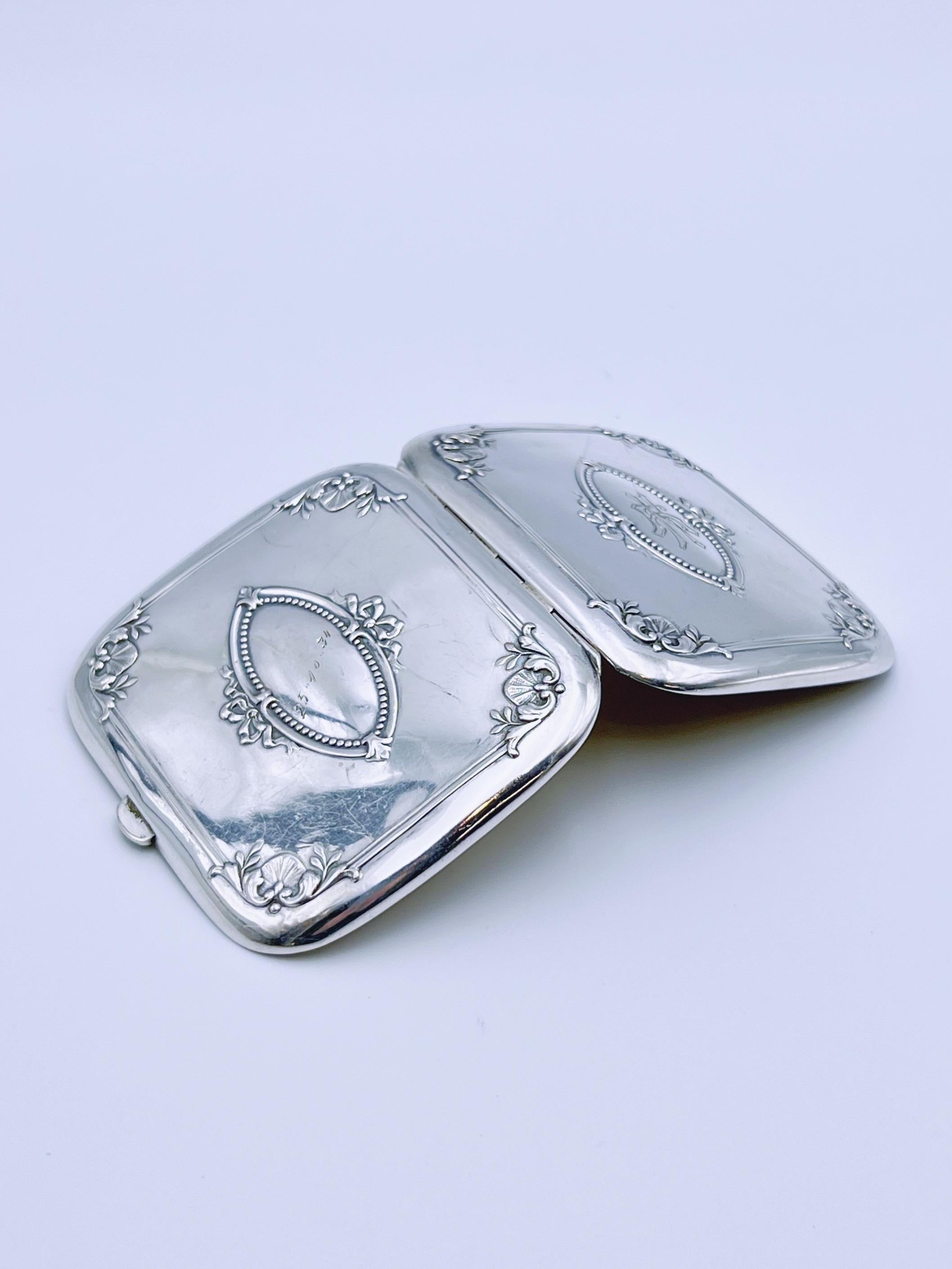 18/1900s Antique Victorian Silver Cigarette Case In Good Condition For Sale In Skien, NO