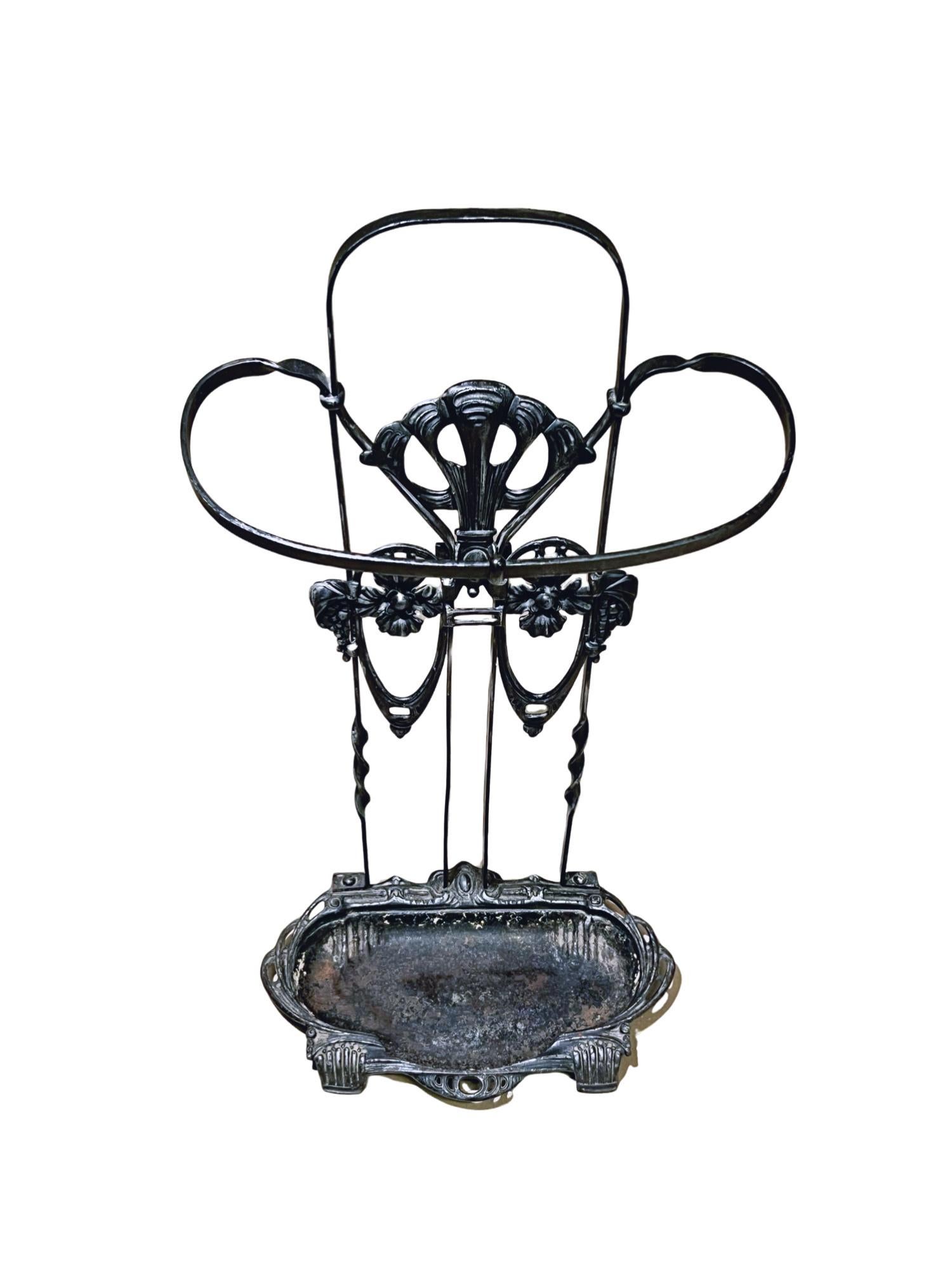 Fait main Porte-parapluies Art nouveau / Jugend des années 1880-1920 en vente