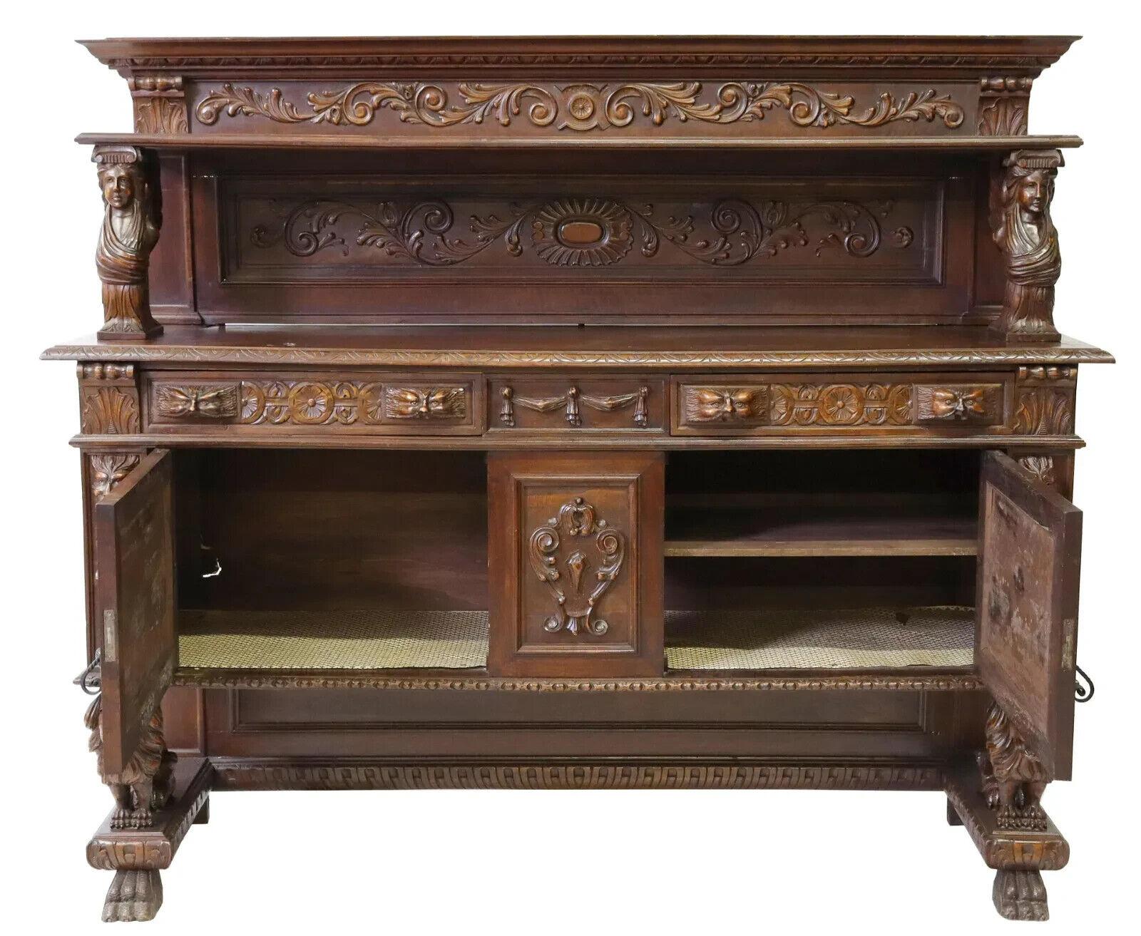18/1900s Italian Renaissance Revival, Carved, Foliate, Walnut Sideboard!! In Good Condition In Austin, TX