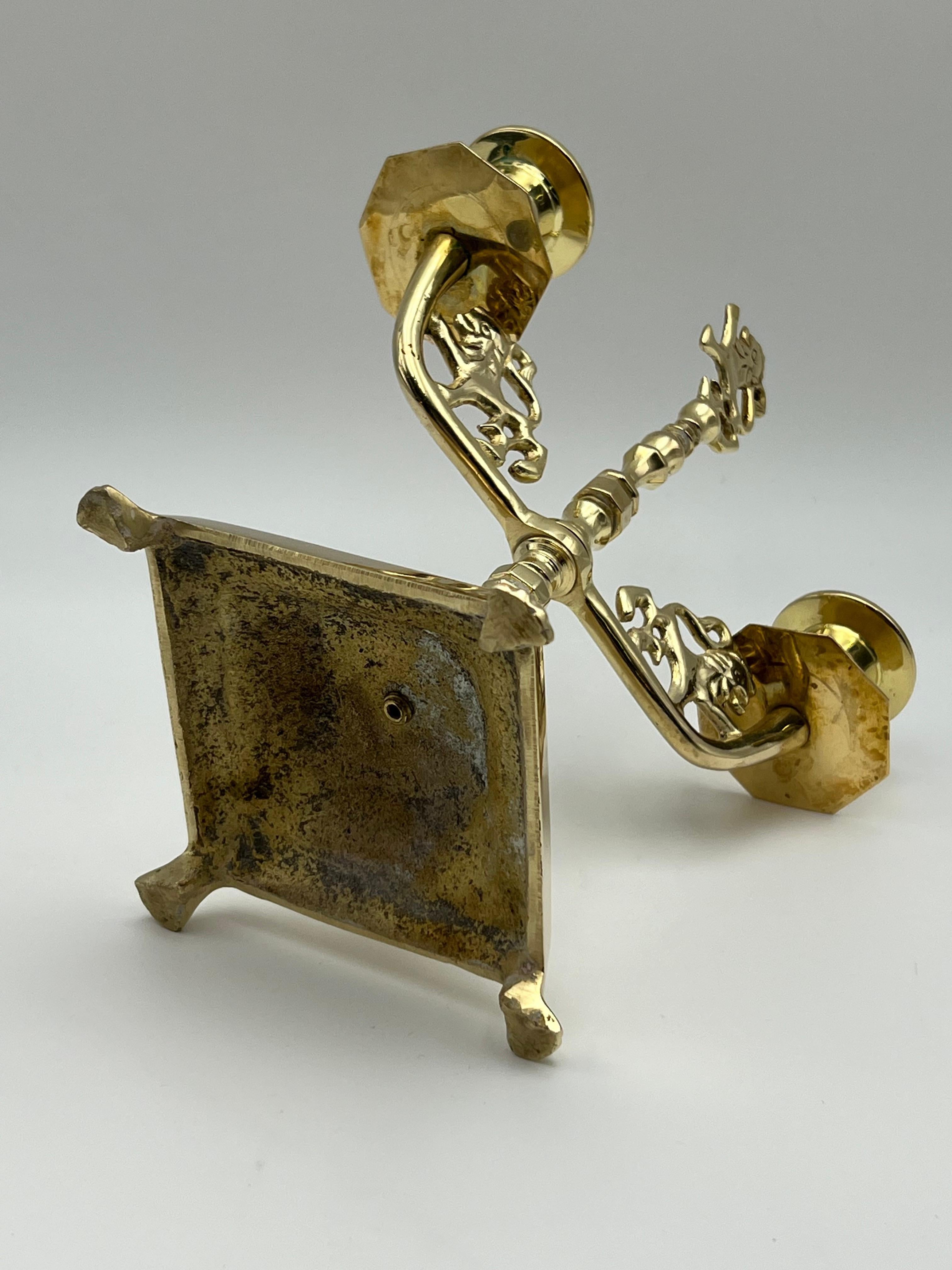 XIX secolo Candelabro LION del 18/1900, stile barocco, ottone, Norvegia / Danimarca in vendita