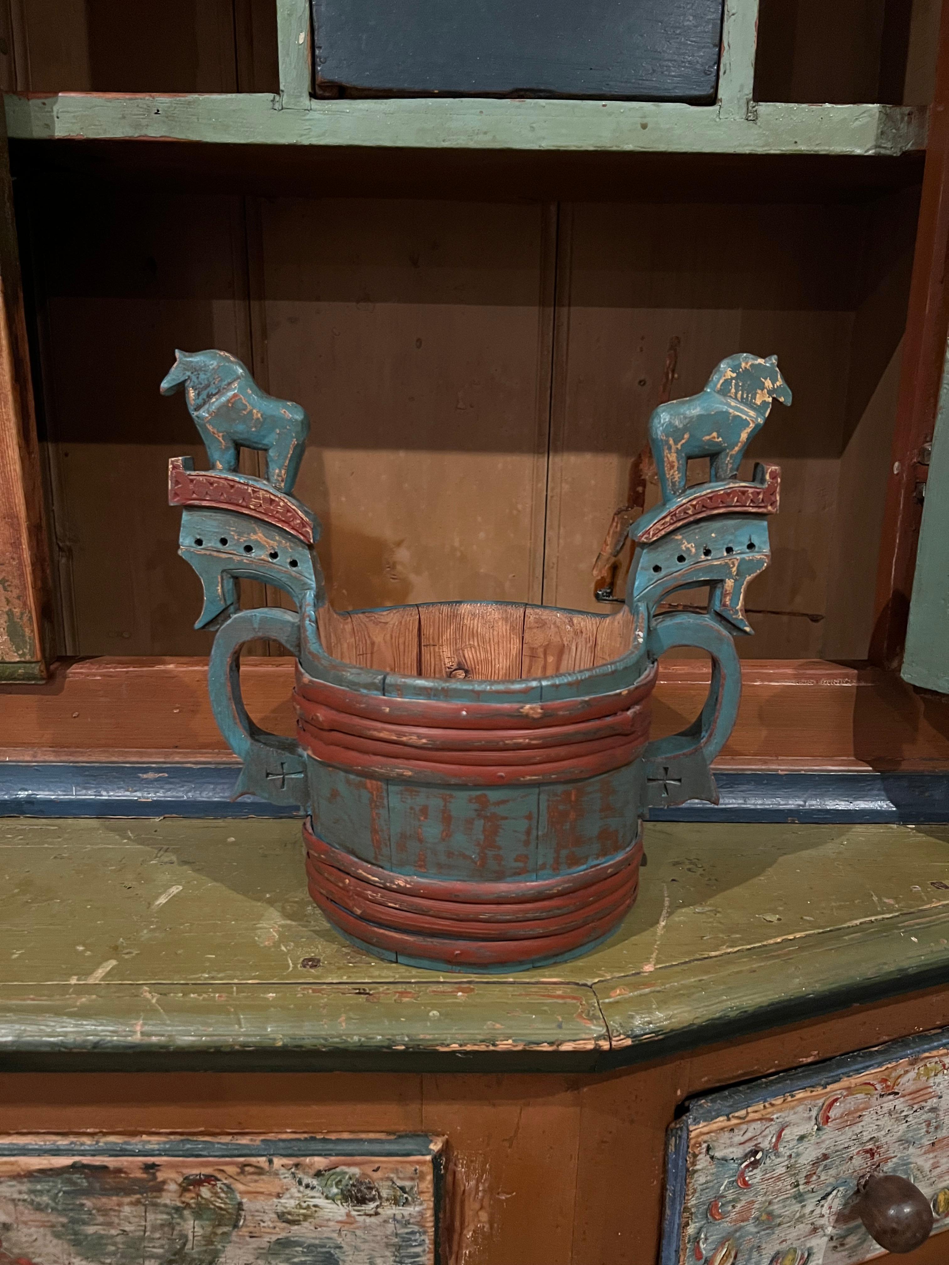 18/1900s Museum Quality Antique-Handcrafted Staup bowl, Horse Handle, Norway In Good Condition For Sale In Skien, NO