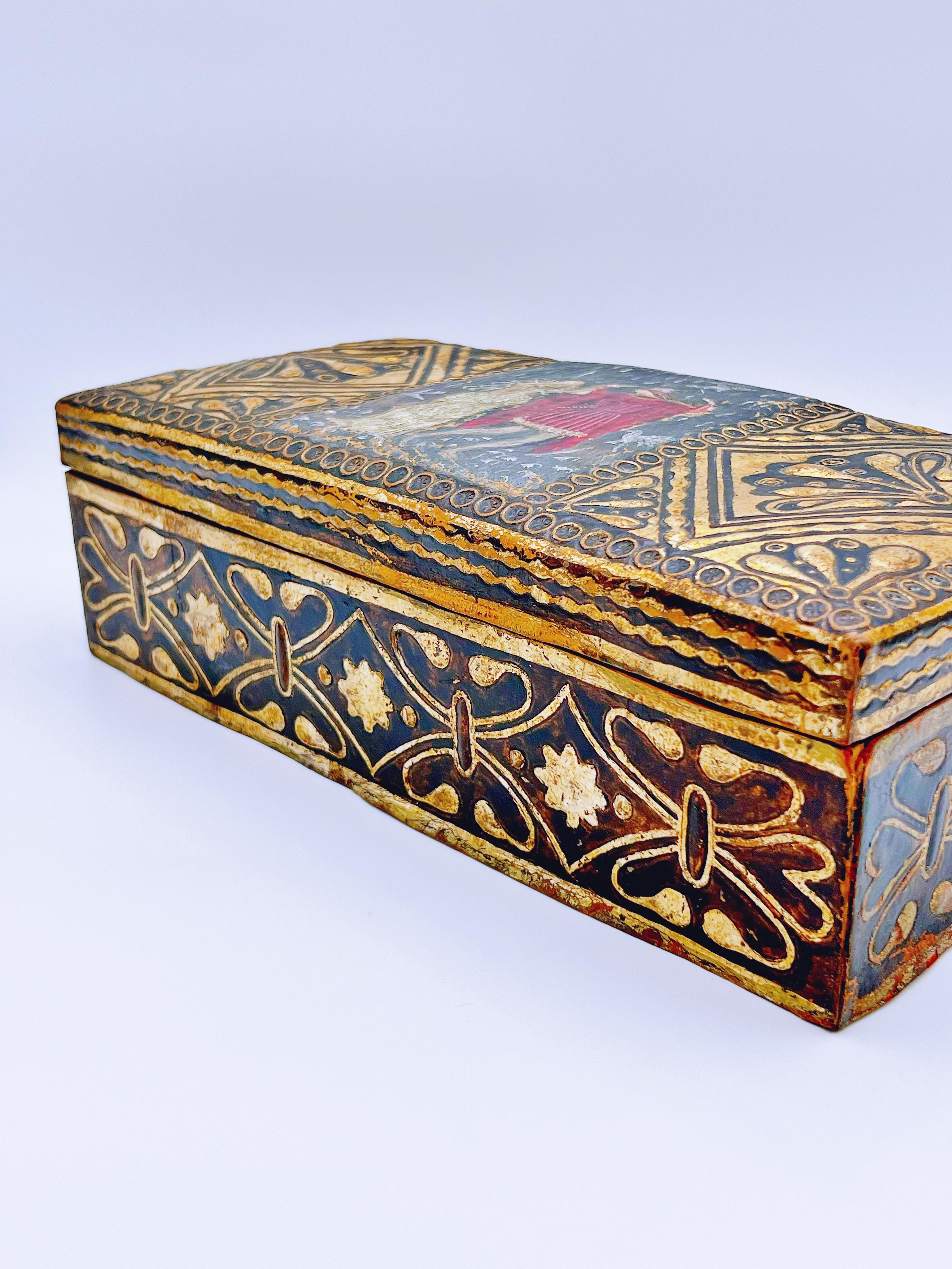 18/1900s “Prince & Princess” cordovan/gold leather box For Sale 5