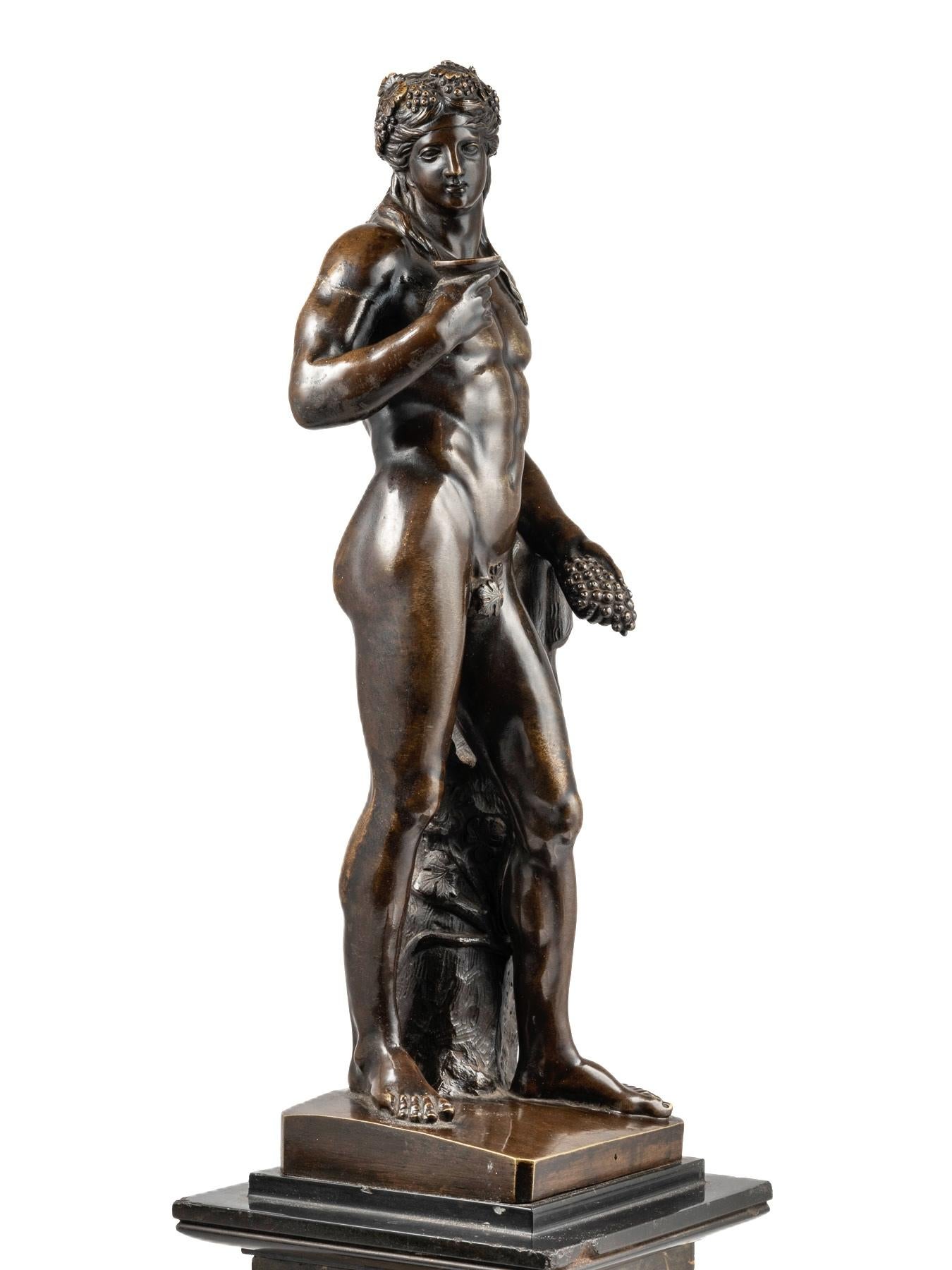 A.I.C. 18/19ème Sculpture de Bacchus en bronze patiné de style néoclassique italien Bon état - En vente à New York, NY