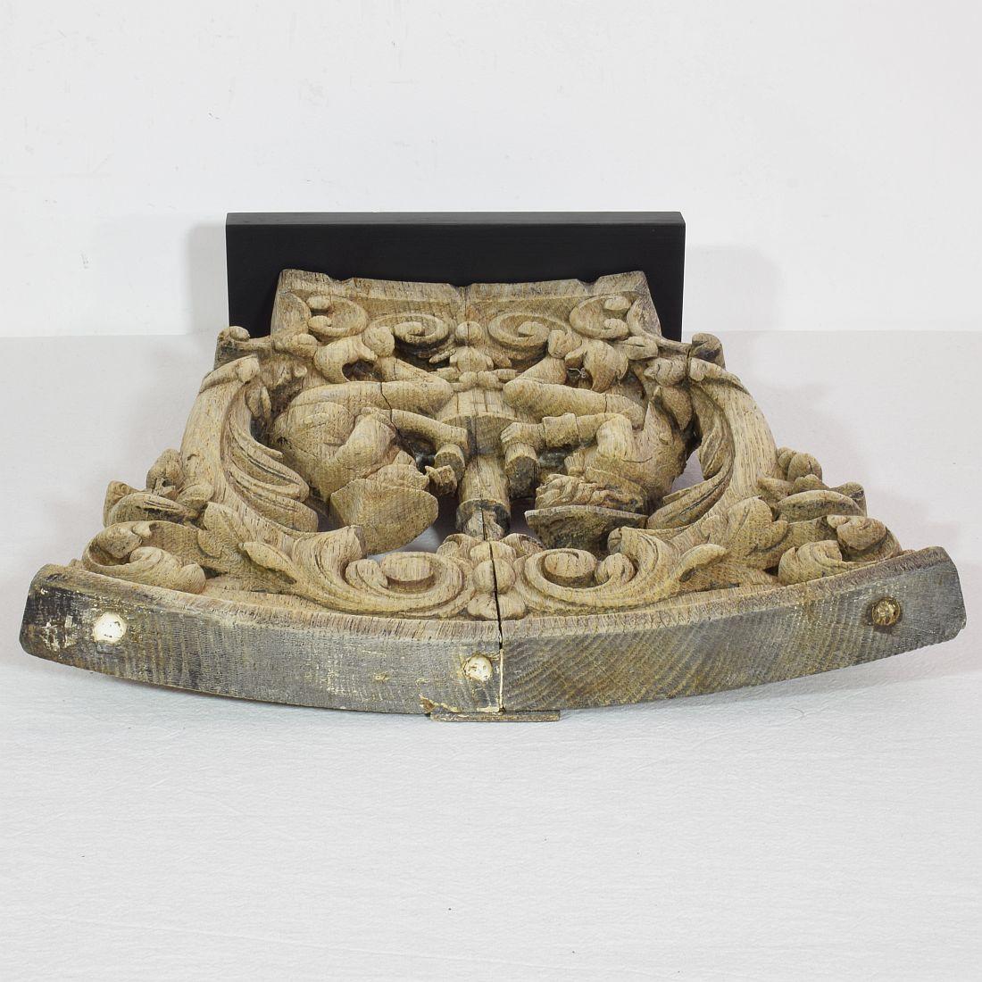 18th / 19th Century French Weathered Oak Capital with Figures 13