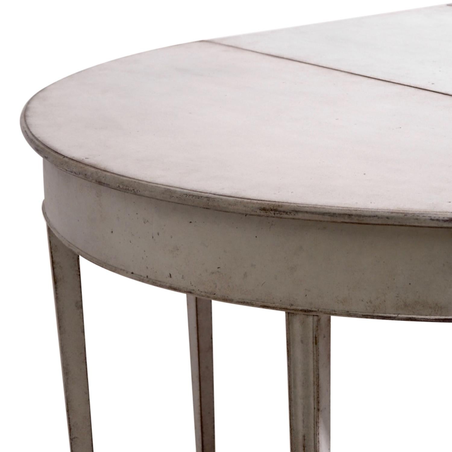 18-19th Century Light-White Swedish Gustavian Pinewood Extendable Dining Table 5