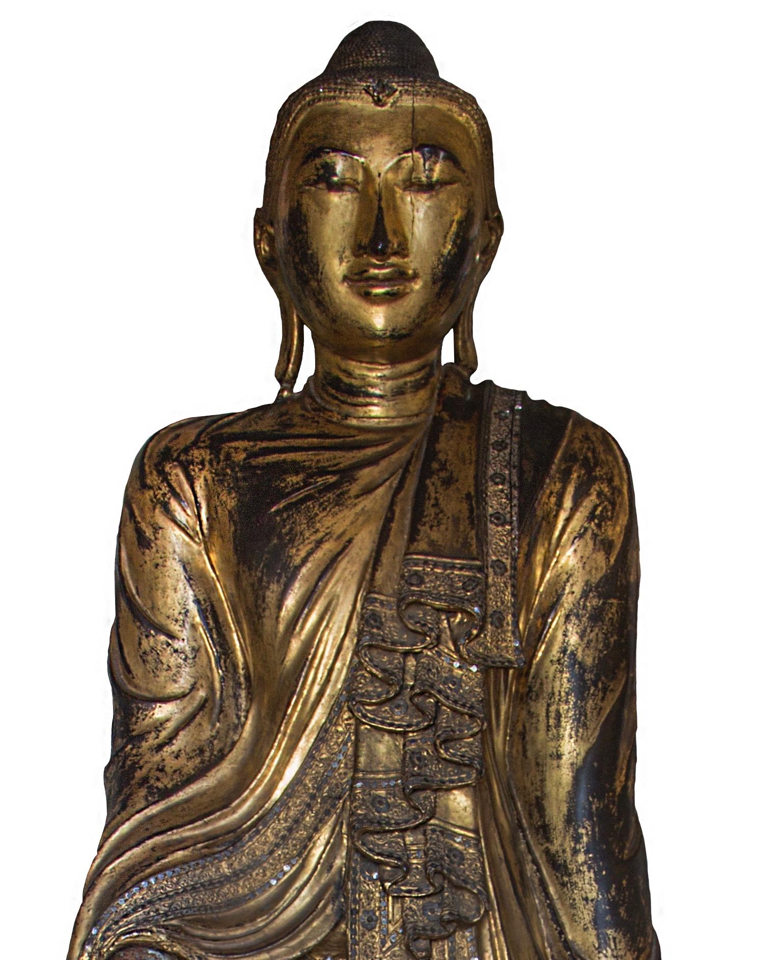18-19. Jahrhundert, Manalai, Birmania, vergoldetes Holz mit Glasintarsien und Ständern (Handgeschnitzt) im Angebot