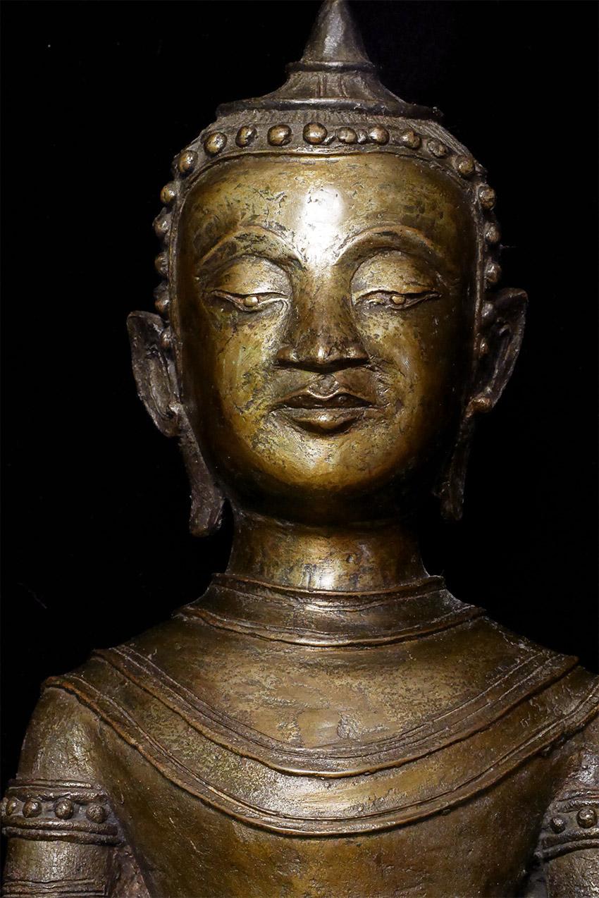 18/19th Century Unique, Large Burmese Buddha, 8030 For Sale 1