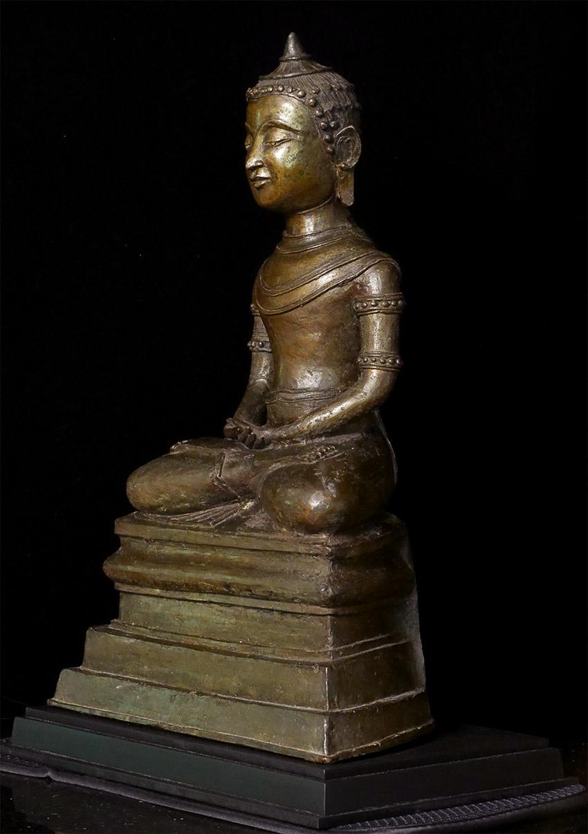18/19th Century Unique, Large Burmese Buddha, 8030 For Sale 2