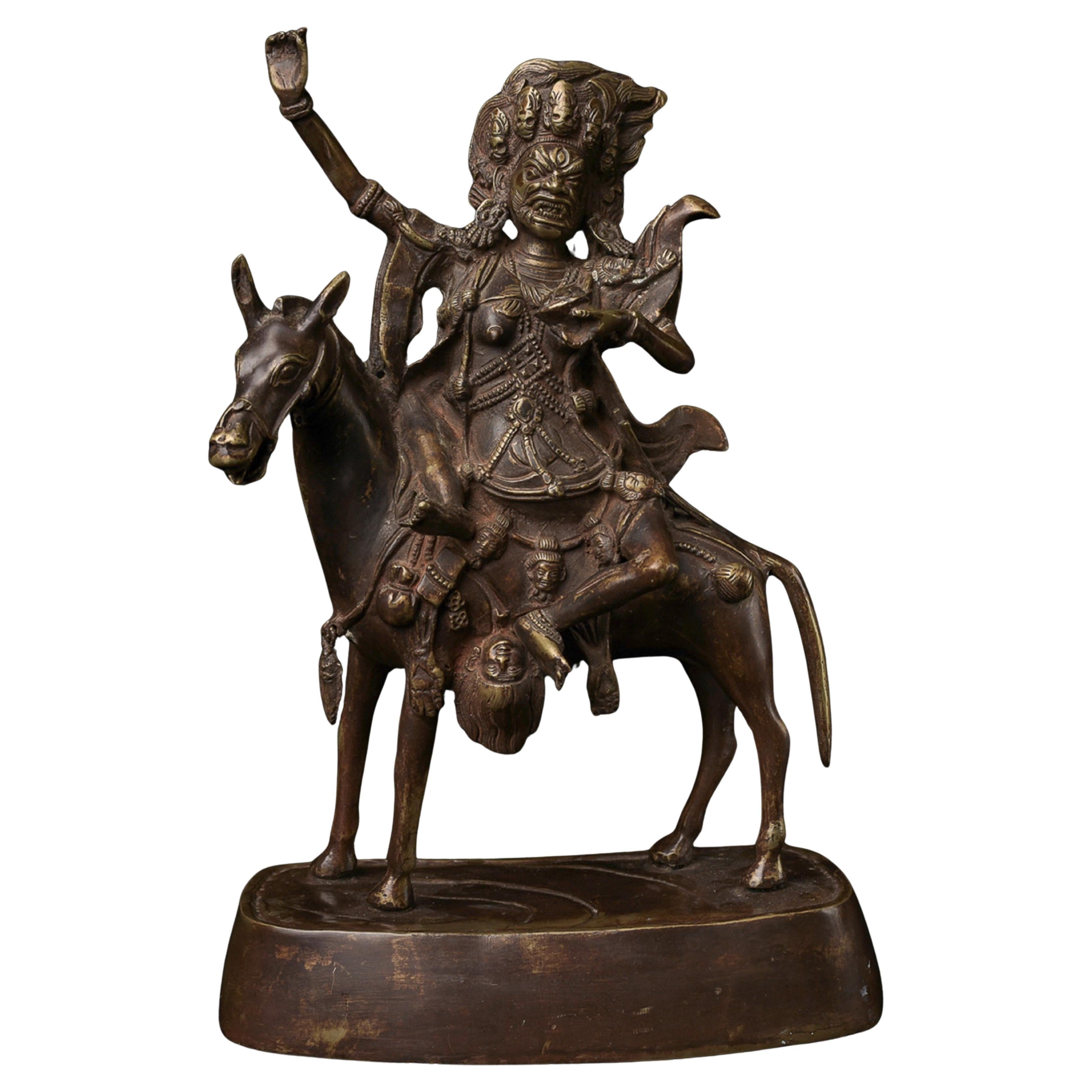 18/19e Déité protectrice bouddhiste mongole - Grande, féroce, animée, puissante en vente