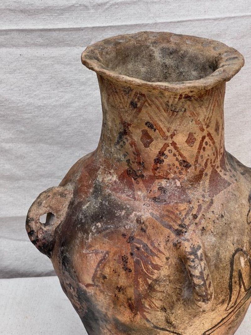 Chinois Vase en poterie archaïque néolithique Majiayao de 18 pouces en vente