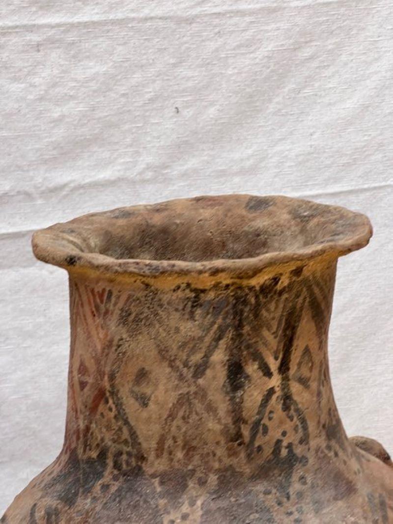 XVIIIe siècle et antérieur Vase en poterie archaïque néolithique Majiayao de 18 pouces en vente