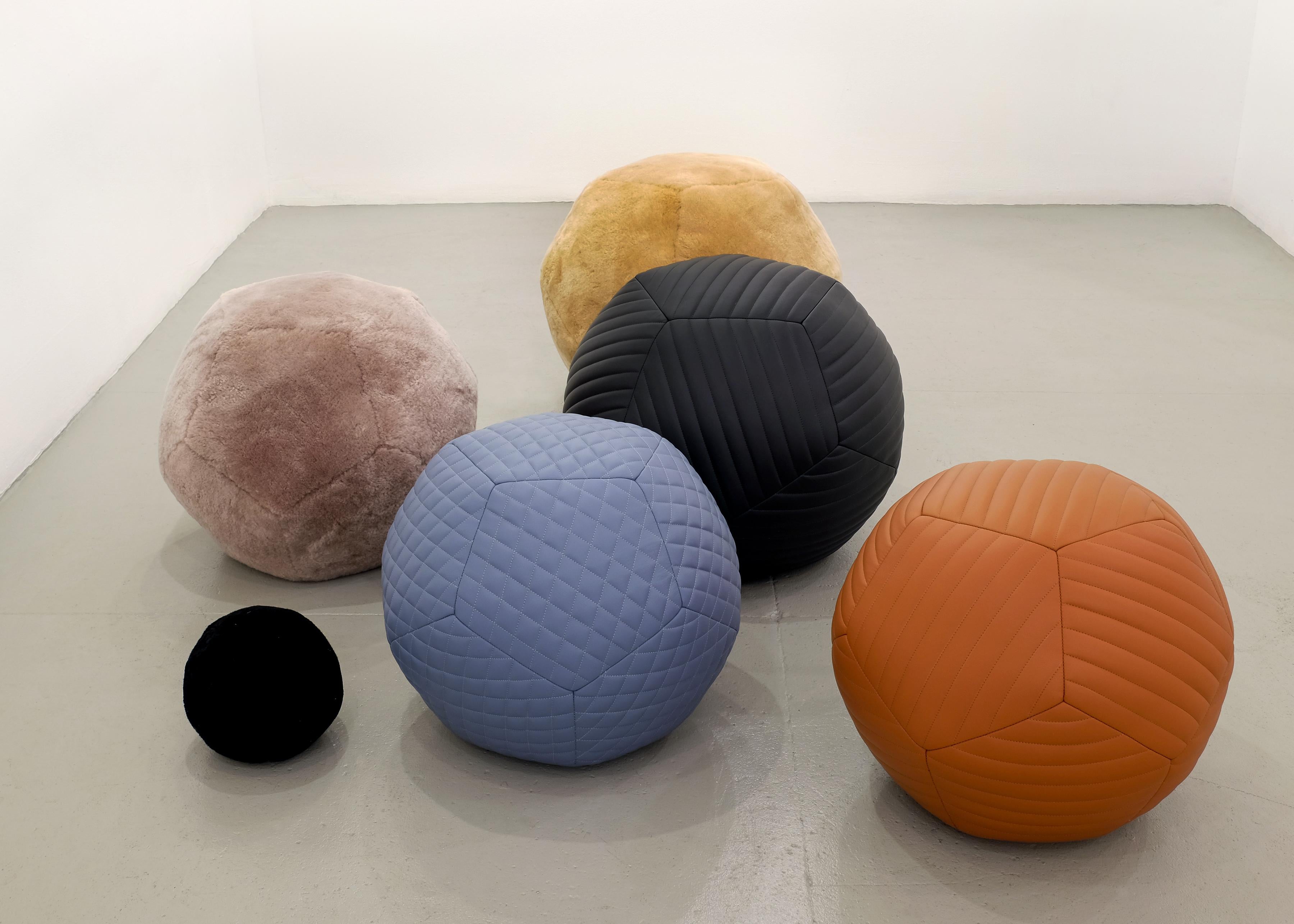 Round Ball Ottoman in Caramel Leather by Moses Nadel Neuf - En vente à Oyster Bay, NY