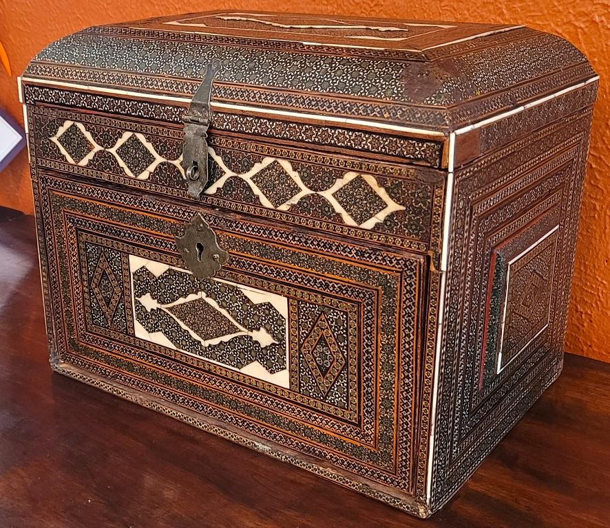 18 C, Indo-Portuguese Vargueno Mini Cabinet For Sale 7