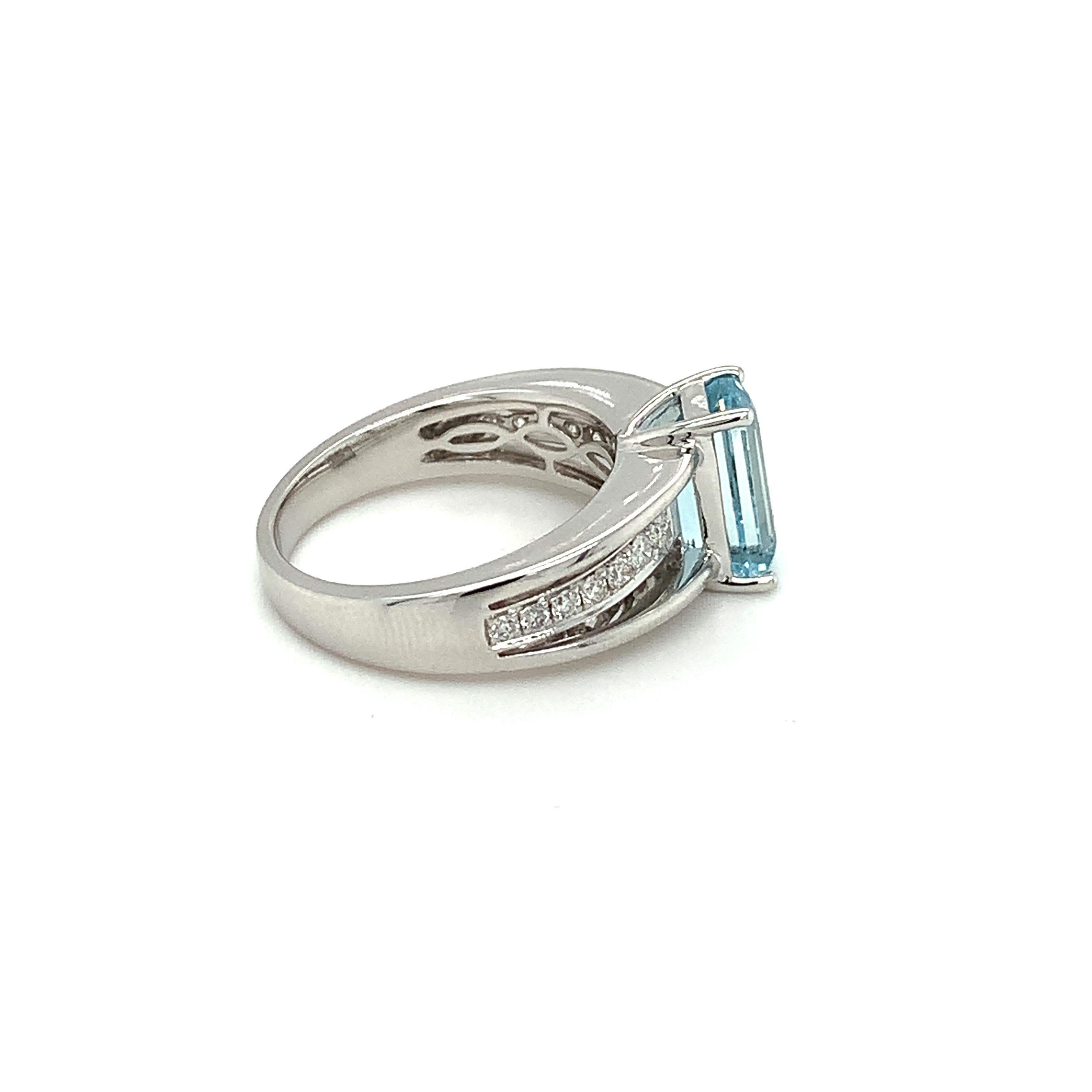 Women's 1.8 Carat Aquamarine Diamond White Gold Ring  For Sale